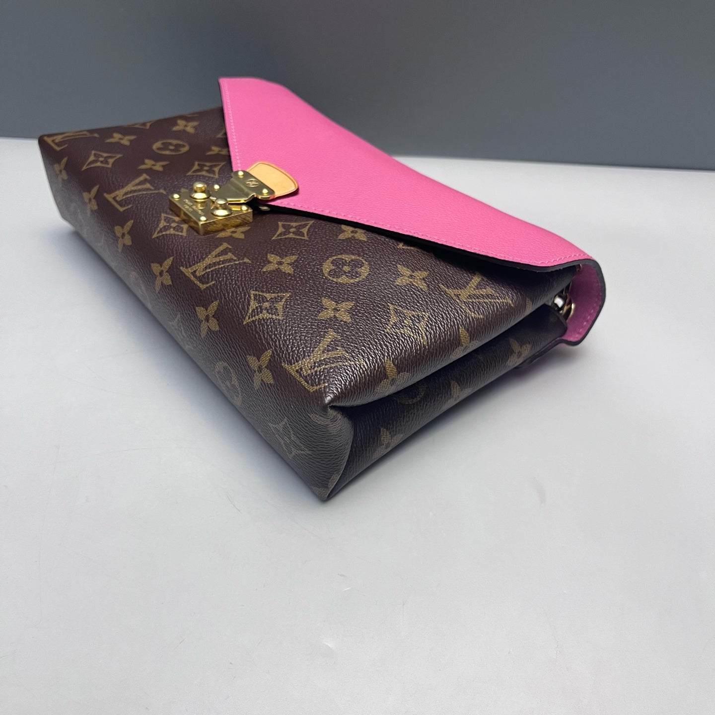 Louis Vuitton - Pallas Chain Envelope Bag - Monogram canvas and grain leather - Pink and Brown - (small)