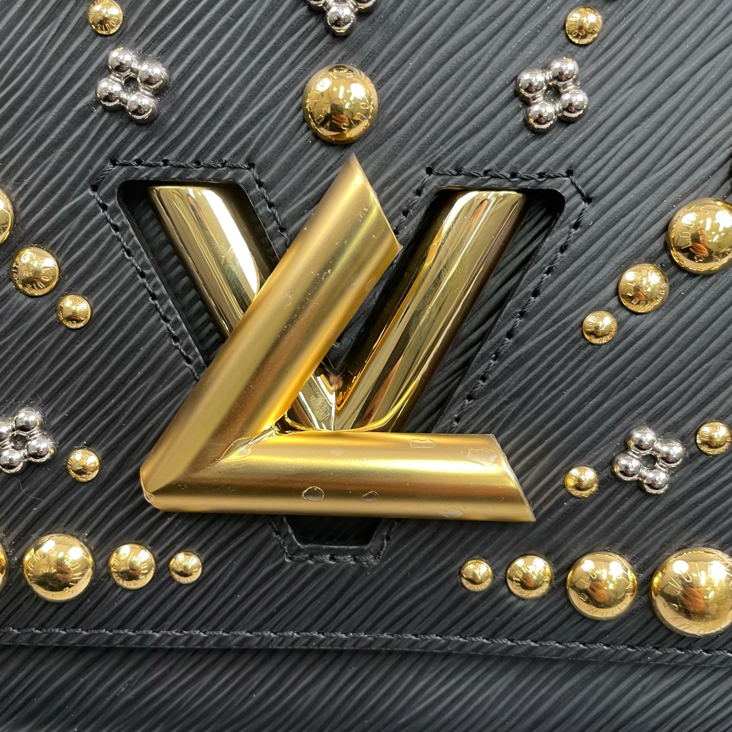 Louis Vuitton - Twist Studded Medium Chain Bag - Epi leather - Black - (medium)