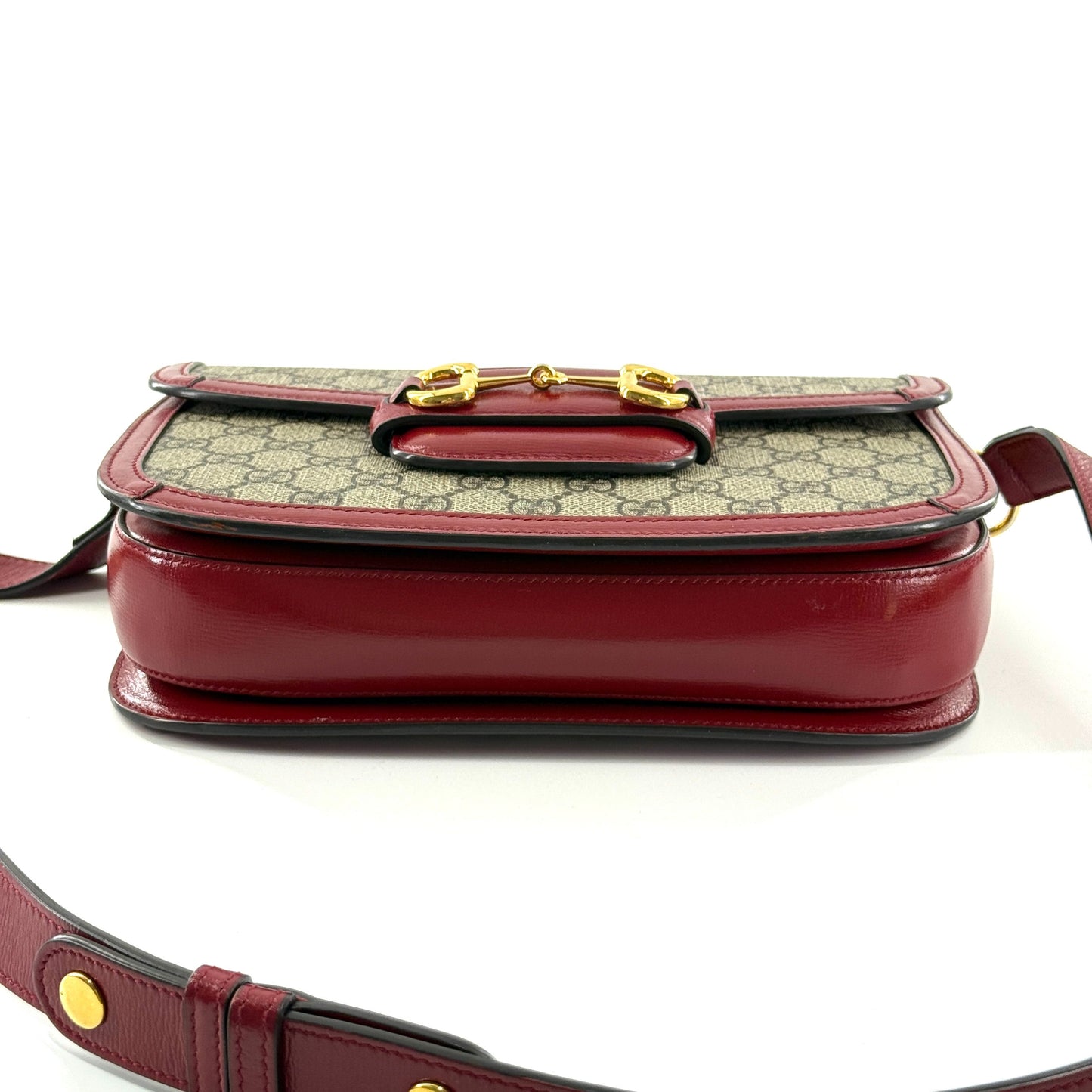 Gucci - 1955 Horsebit Shoulder Bag - GG Supreme coated canvas with red leather trim - Beige and Red - (medium)