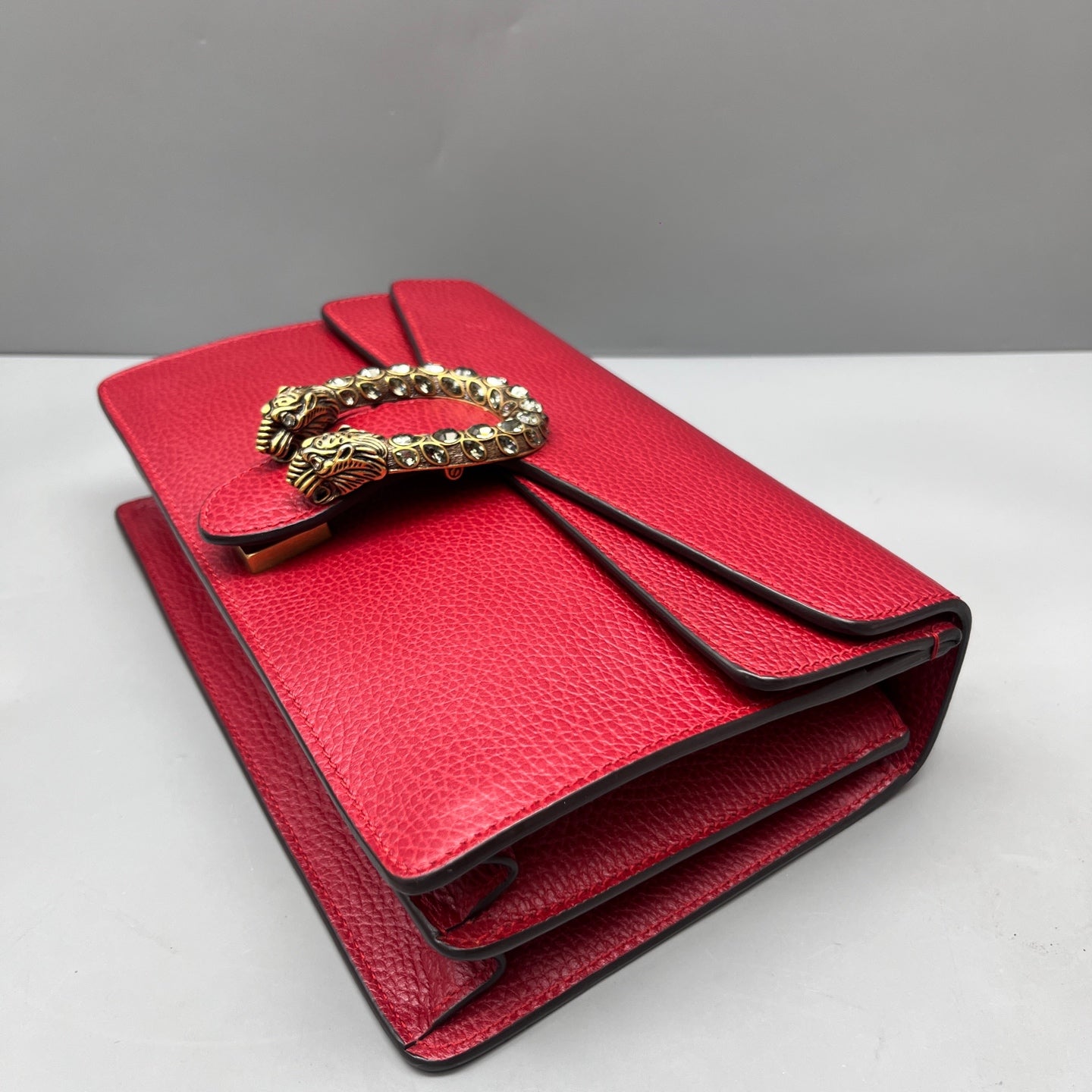 Gucci - Dionysus Shoulder Bag with Crystal Embellished Tiger Head Clasp - Grained leather - Red - (Medium)