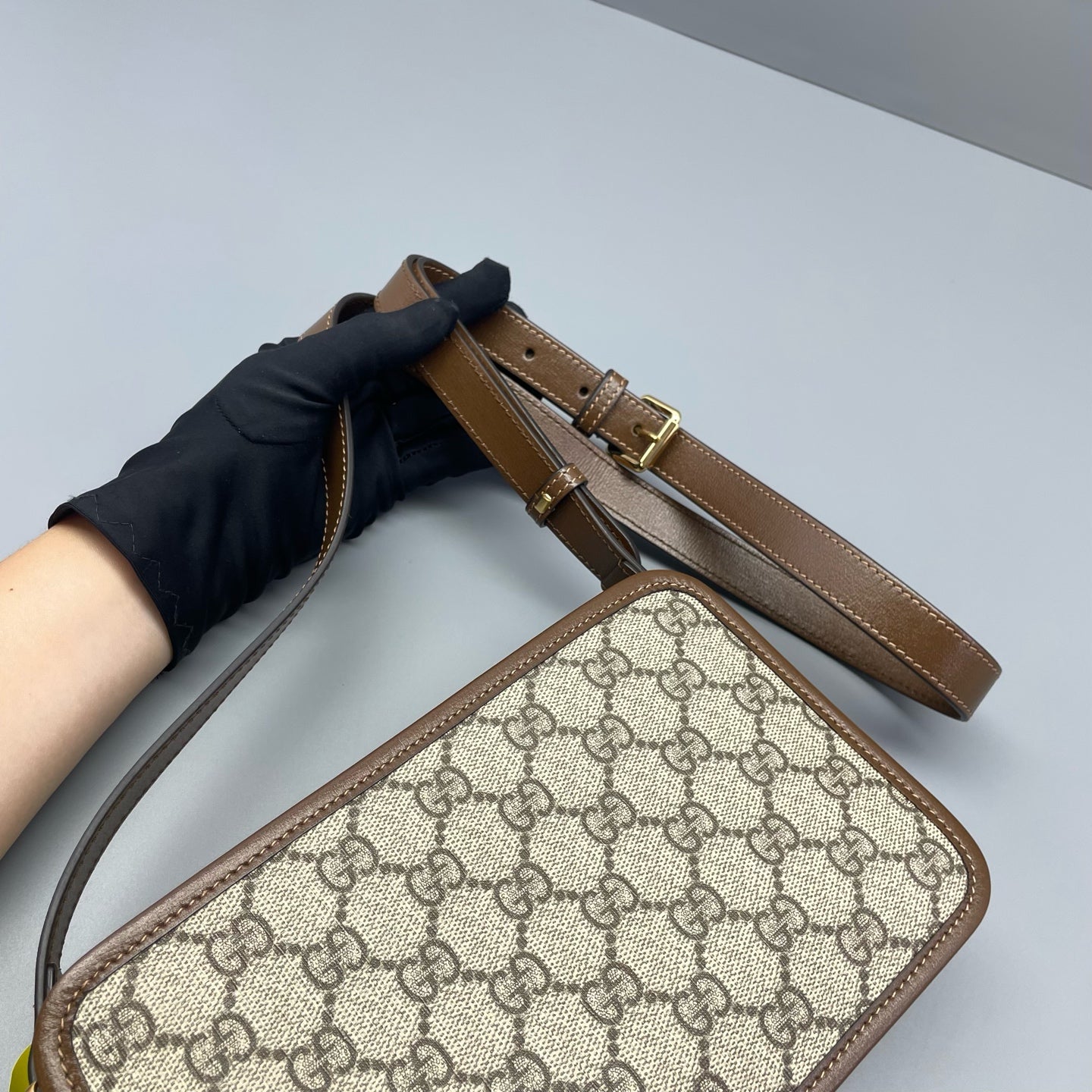 Gucci - Retro Monogram Camera Bag - GG Supreme canvas with leather trim - Brown - (Small)