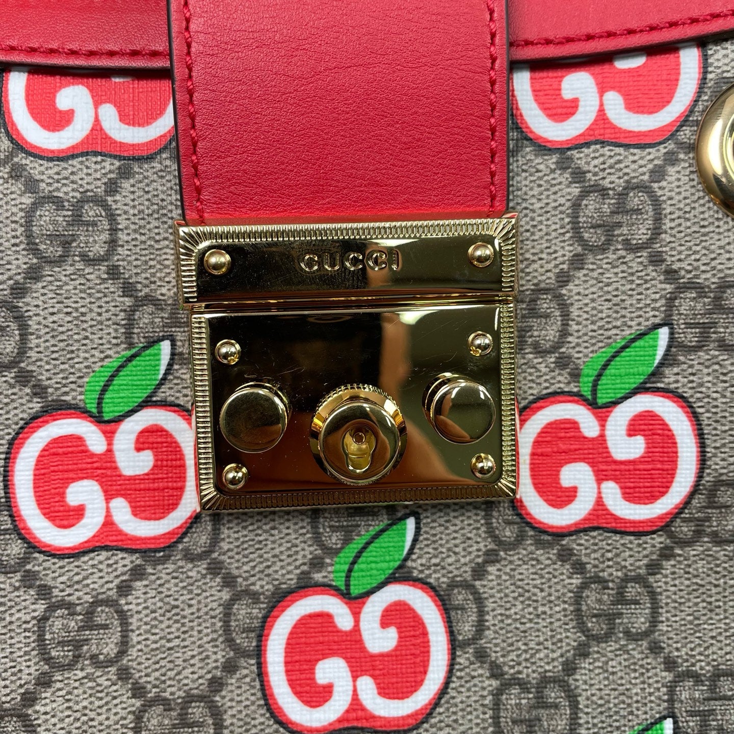 Gucci - Padlock Tote Bag (Apple Print) - GG Supreme canvas with leather trim - Multicolour (Beige/Ebony with Red trim) - (Small)