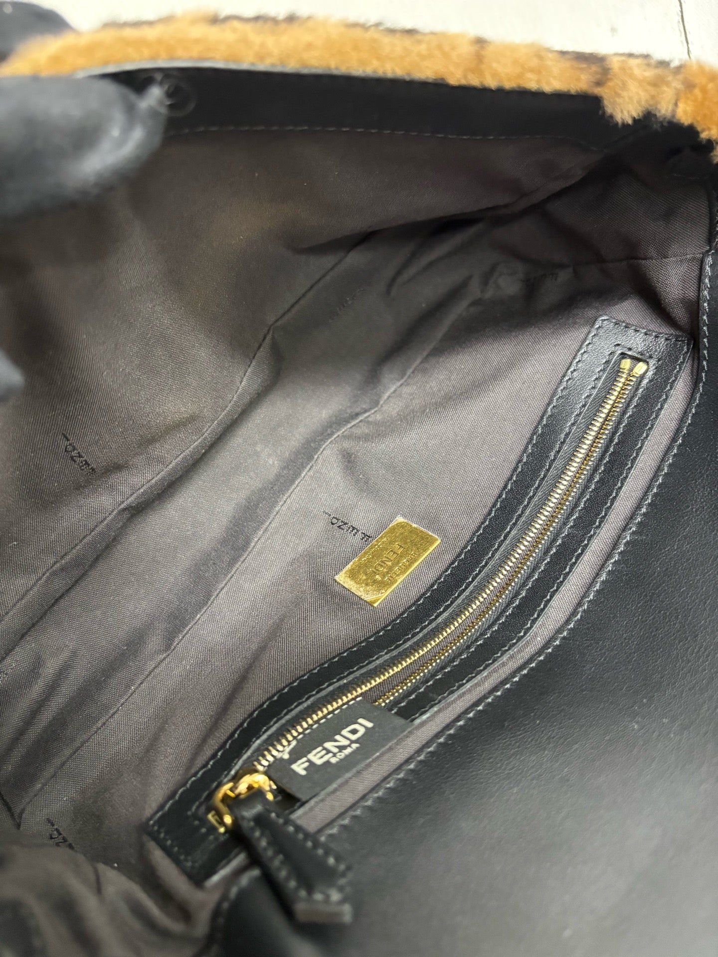 Fendi - Baguette - Plush textile with leather trim - Brown - (Medium)