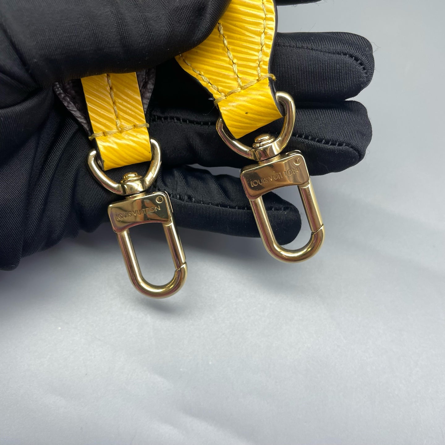 Louis Vuitton - Pochette Metis - Patent leather - Gold - (Small)