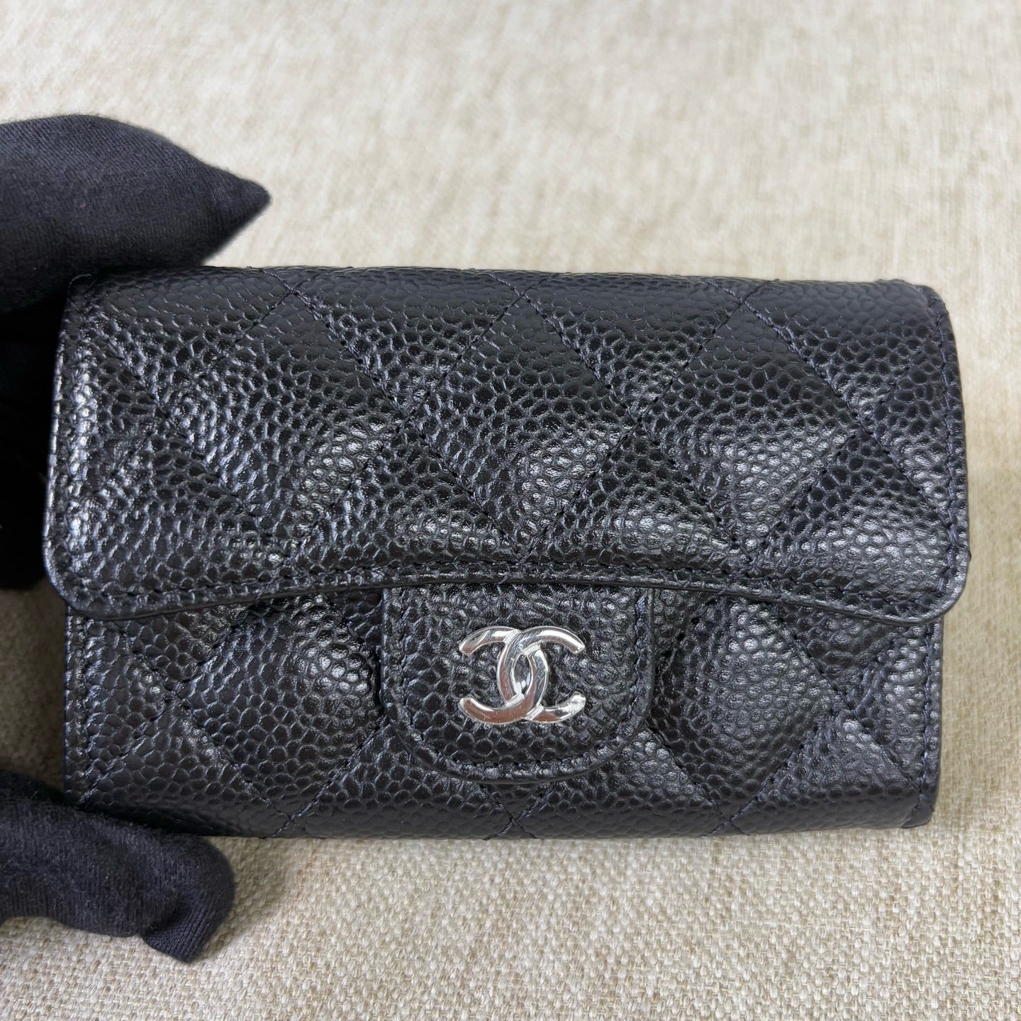 Chanel - Classic Flap Card Holder - Grained Calfskin Leather - Black with Silver-Tone Hardware - (mini)