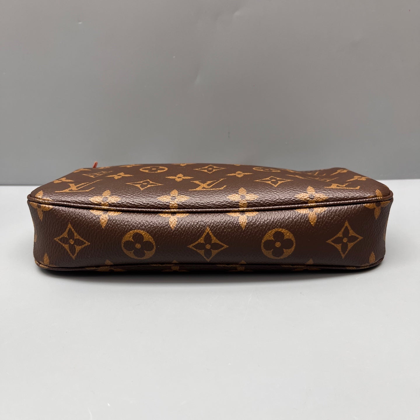 Louis Vuitton - Pochette Accessoires - Monogram coated canvas with Vachetta leather trim - Brown - (mini)