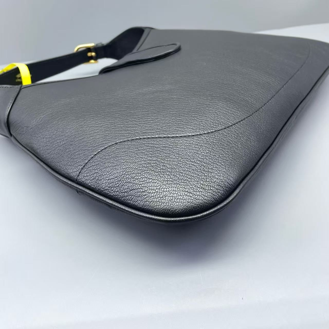 Gucci - Crescent Shoulder Bag - Grained leather - Black - (Medium)