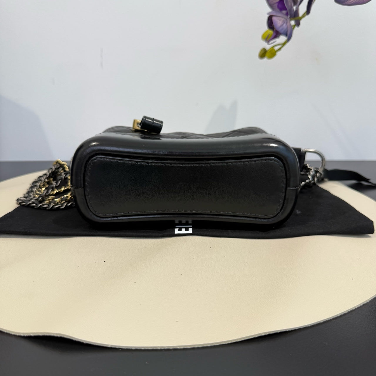 Chanel - Gabrielle Hobo Bag Small - Aged quilted calfskin and smooth calfskin leather - Black with mixed-tone hardware - (Small)