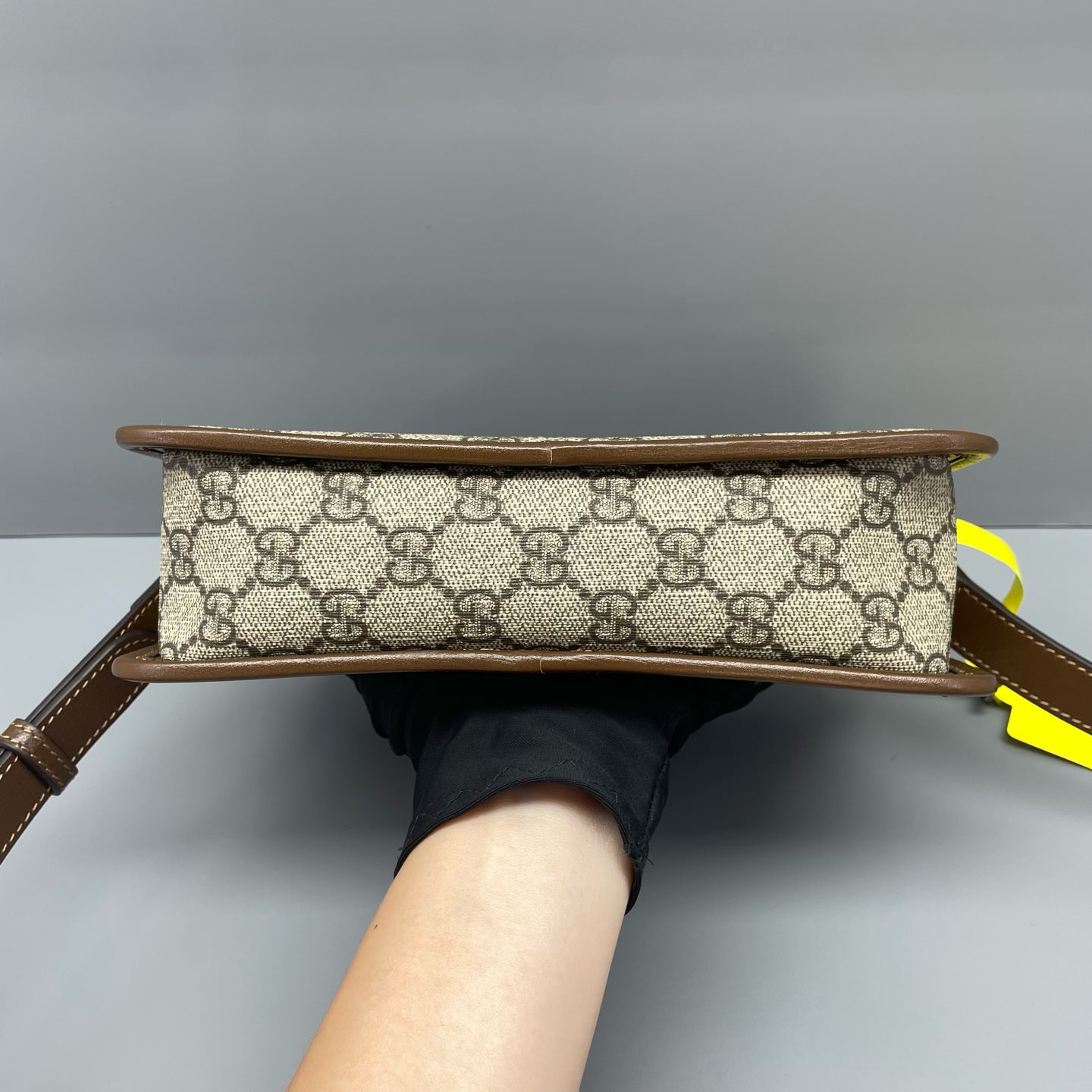 Gucci - Retro Monogram Camera Bag - GG Supreme canvas with leather trim - Brown - (Small)
