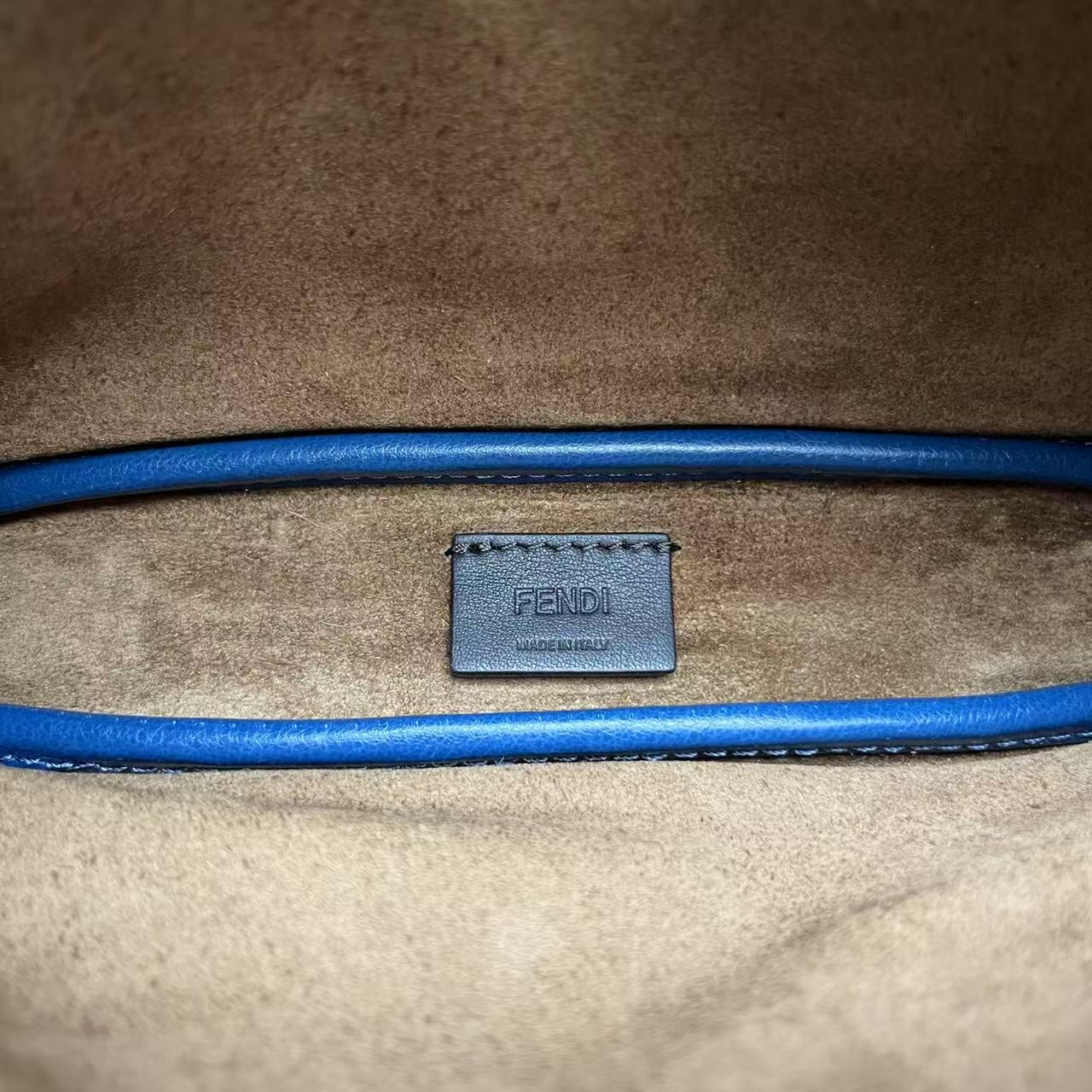 Fendi - Simply Shoulder Bag - Grained leather - Deep Blue - (Small)