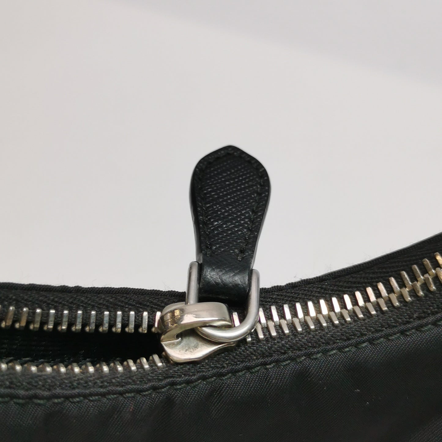 Prada - Re-Edition 2005 Hobo Bag - Re-Nylon with Saffiano leather trim - Black - (Small)