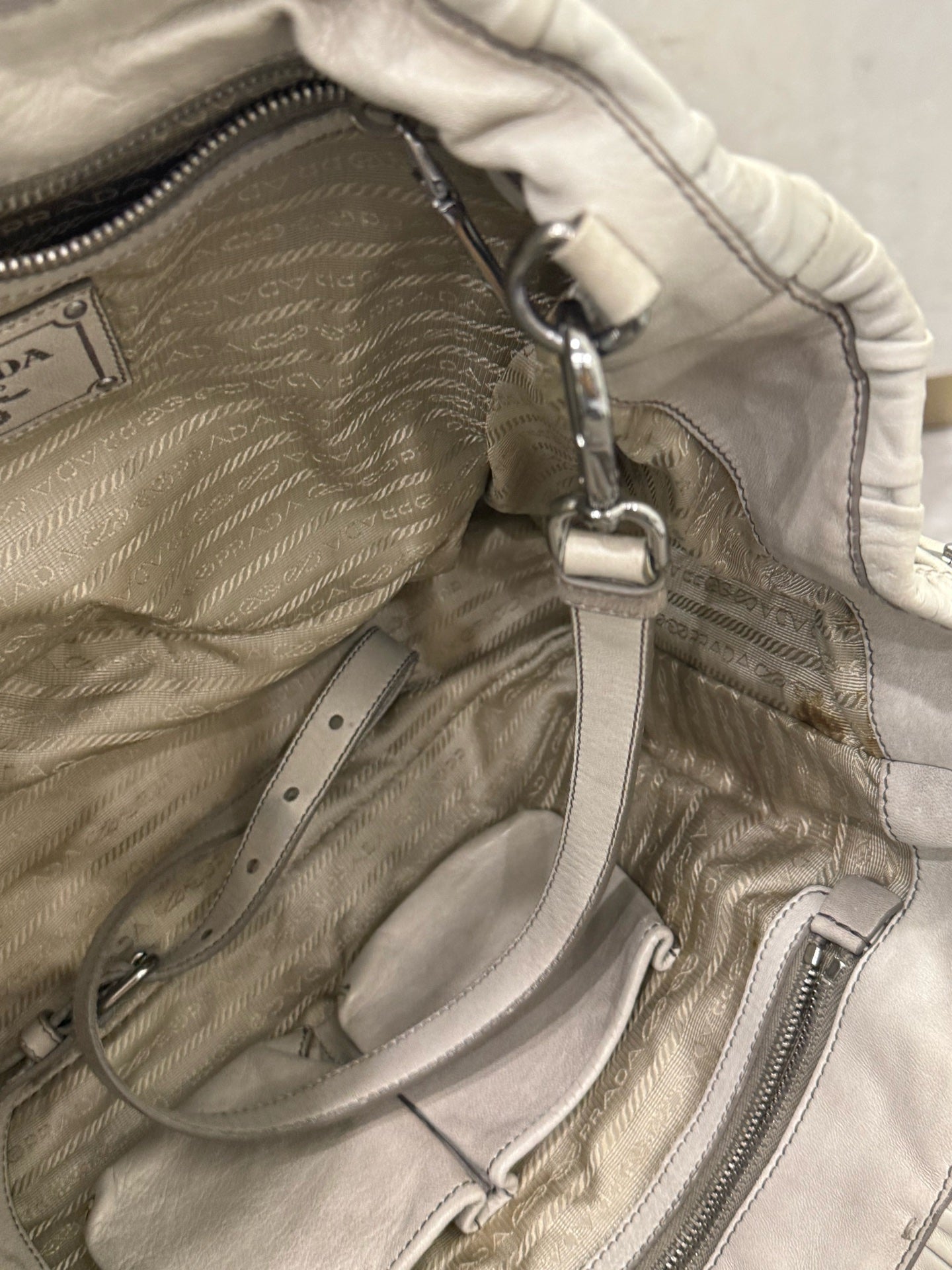 Prada - Nappa Gaufre Pleated Tote - Lambskin leather - Grey - (medium)