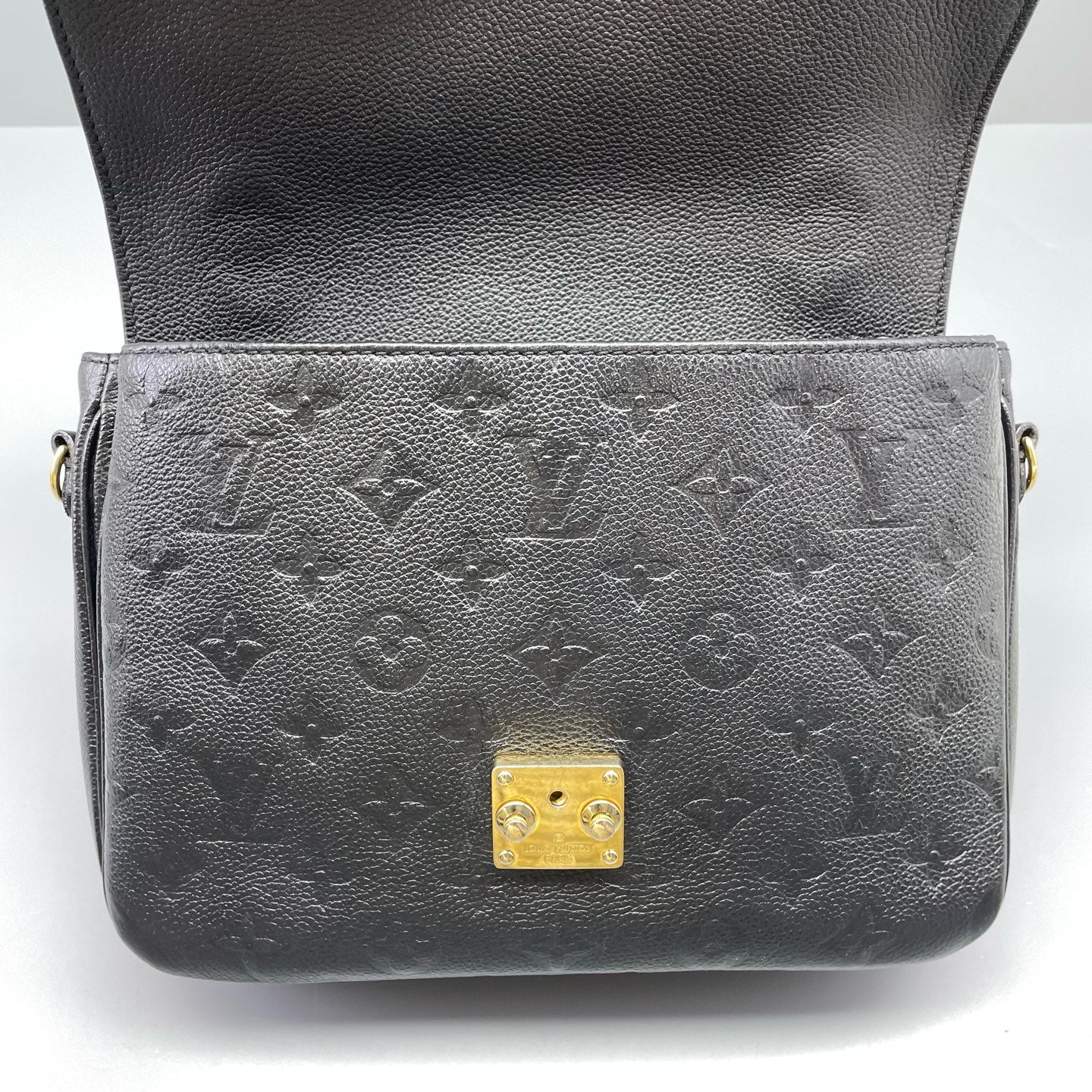 Louis Vuitton - Pochette Metis - Monogram Empreinte leather - Black - (medium)