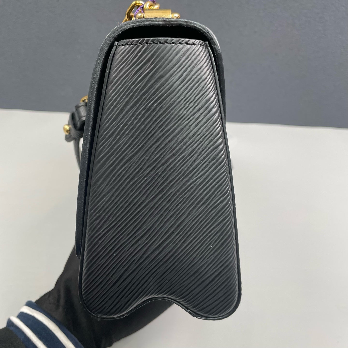 Louis Vuitton - Twist Studded Medium Chain Bag - Epi leather - Black - (medium)