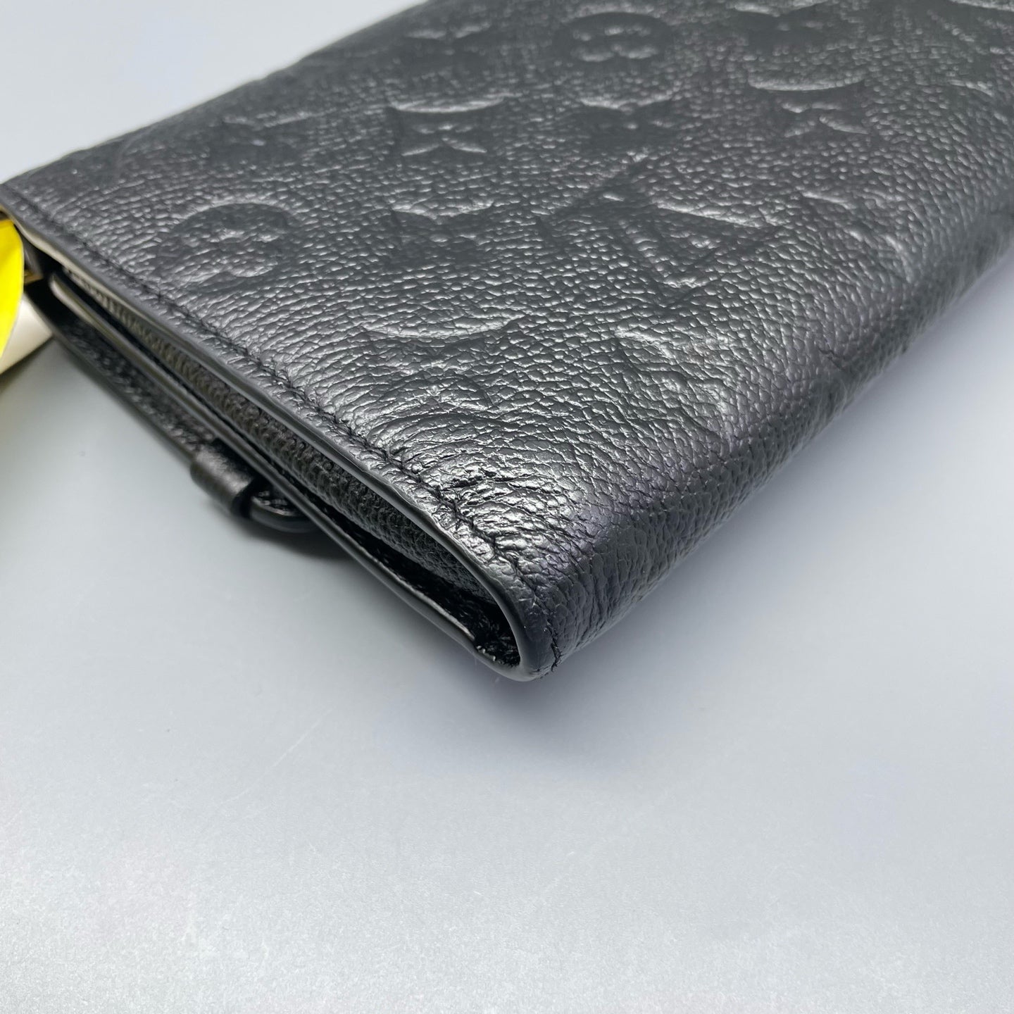 Louis Vuitton - Vavin WOC - Leather - Black - (Small)