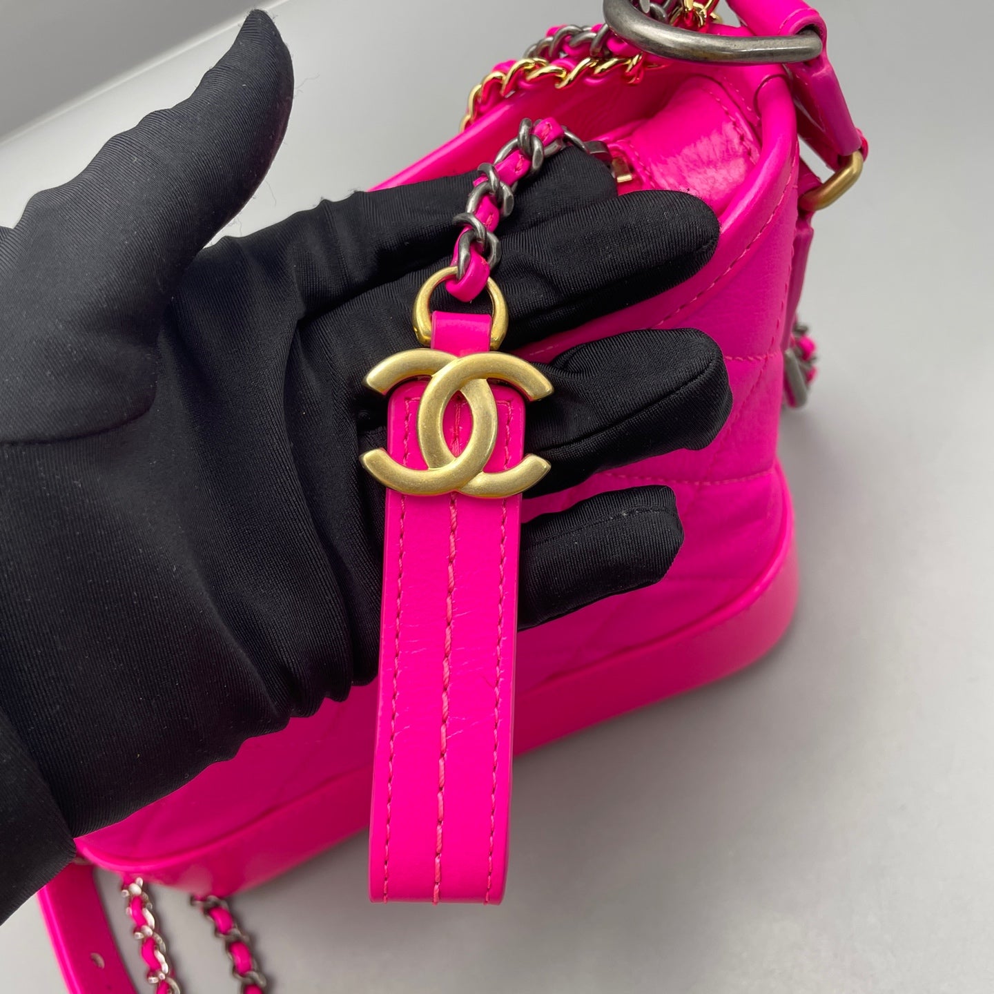 Chanel - Gabrielle Hobo Bag Small - Aged calfskin leather and smooth calfskin leather - Rose Red with Mixed-Tone Hardware - (small)