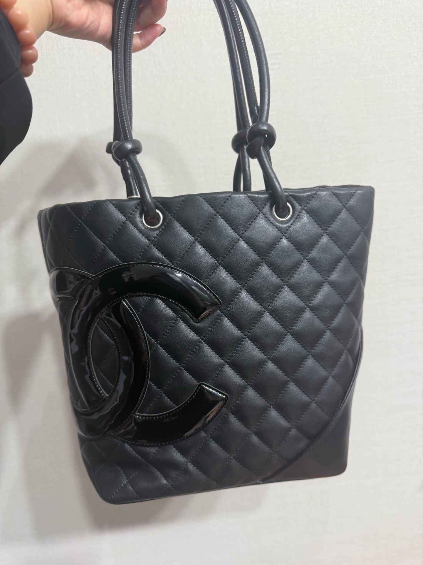 Chanel - Cambon Vertical Tote - Lambskin leather and patent leather - Black - (Small)