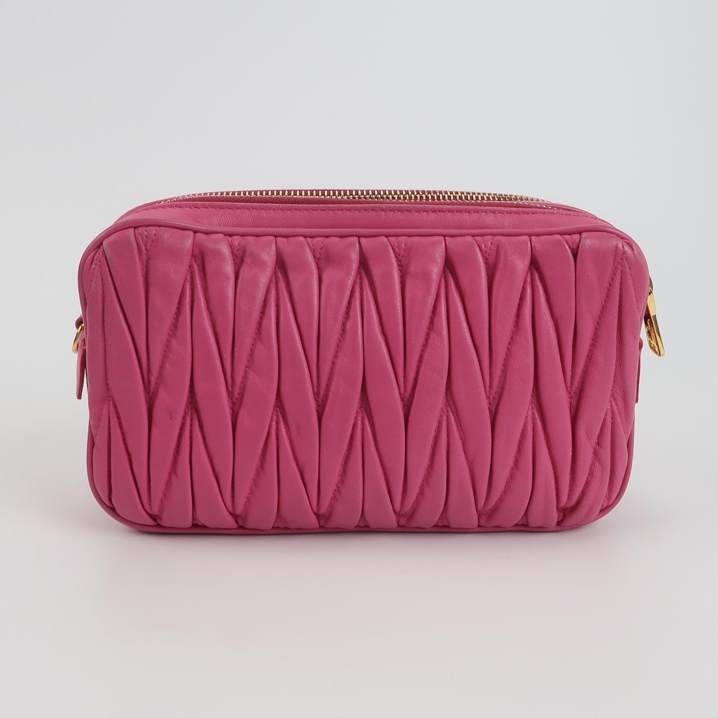 Miu Miu - Matelassé Camera Bag - Lambskin leather - Pink - (mini)