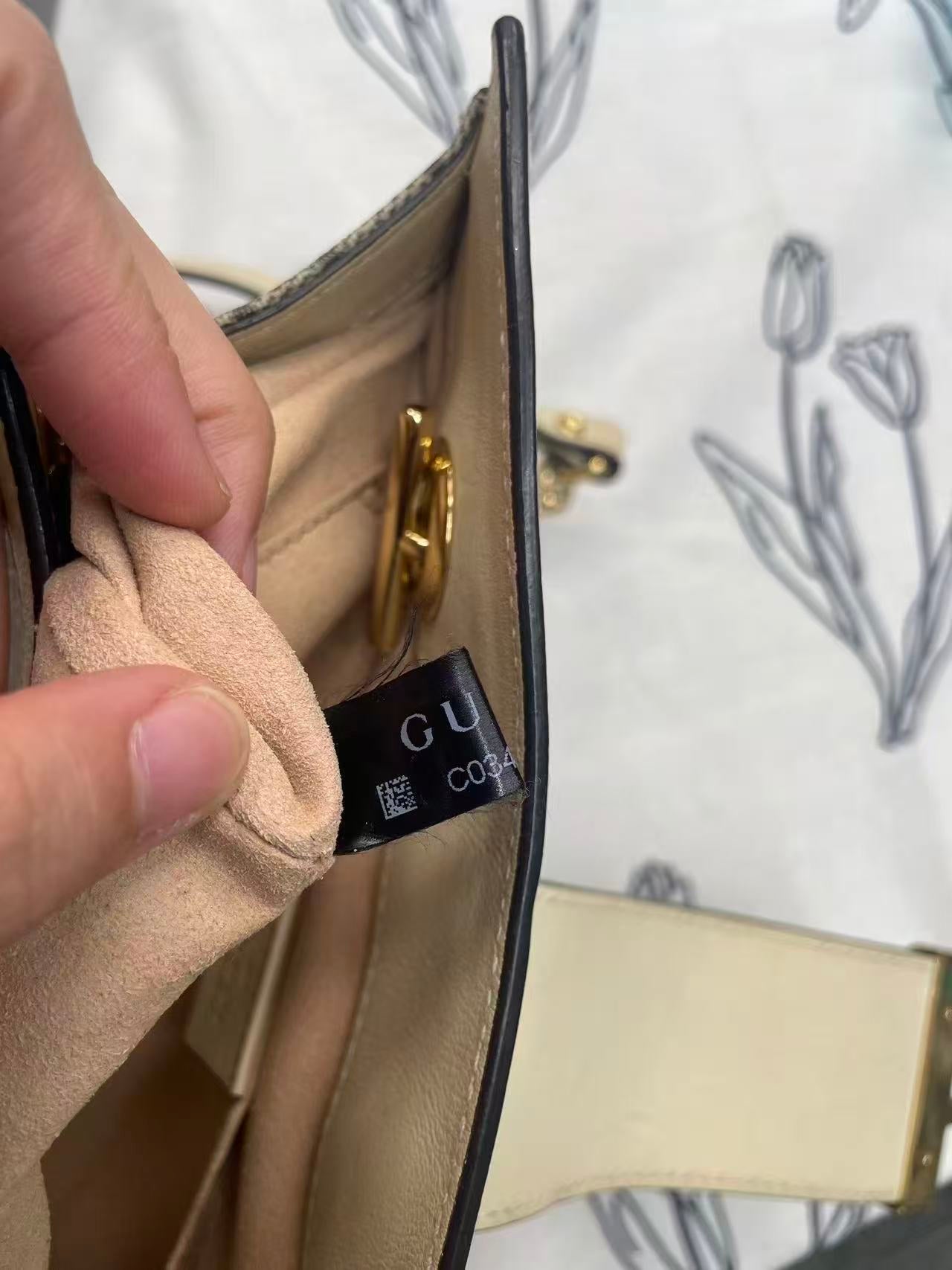 Gucci - Padlock Small Shoulder Bag - GG Supreme canvas with leather trim - Beige - (Small)