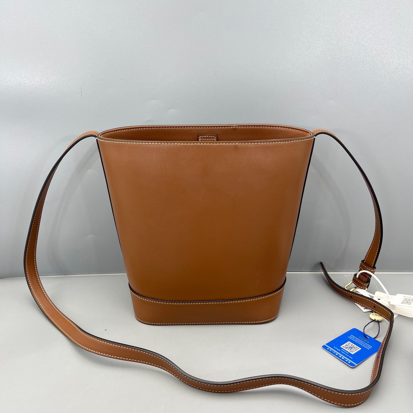 Celine - Triomphe Bucket Bag - Leather - Brown - (medium)