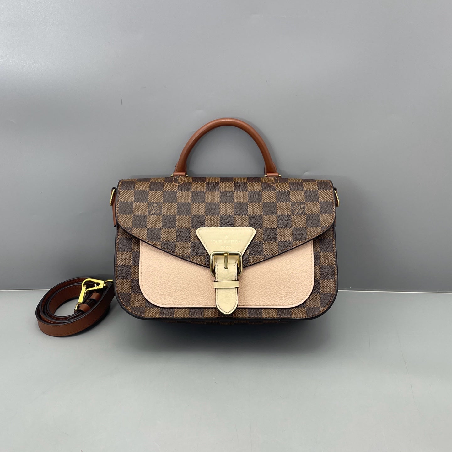Louis Vuitton - Pallas-style Satchel - Coated canvas with leather trim - Brown - (Small)
