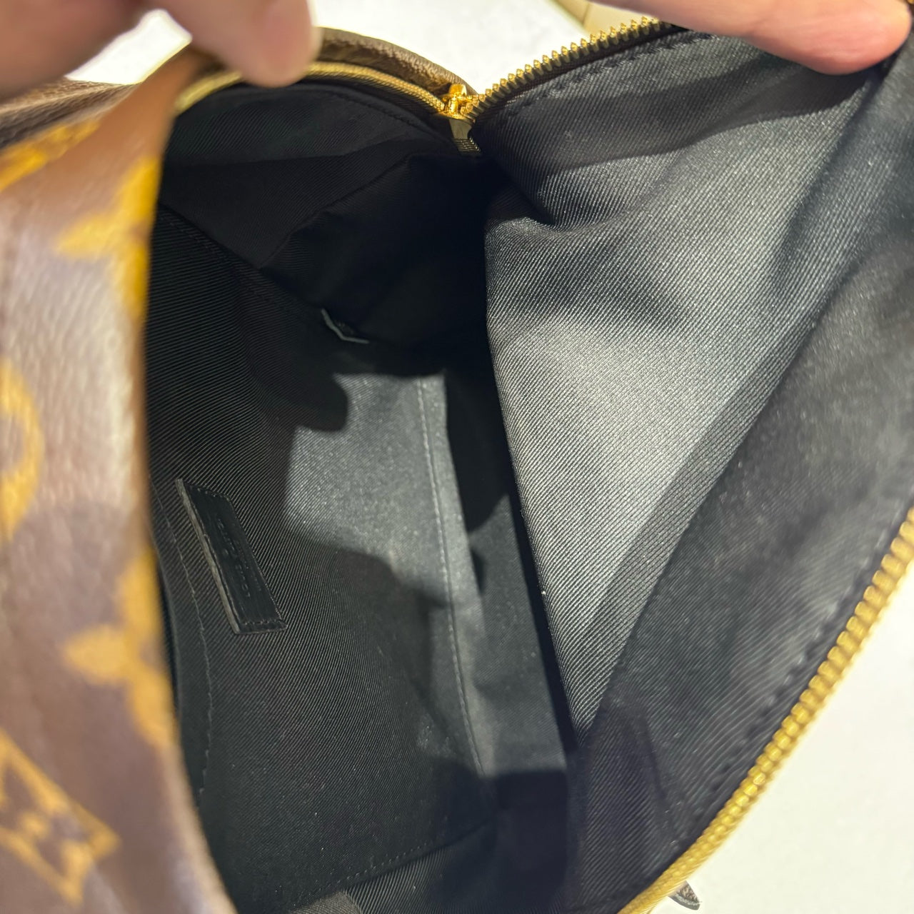Louis Vuitton - Palm Springs Mini Backpack - Monogram coated canvas with black cowhide leather trim and padded straps - Brown - (Mini)