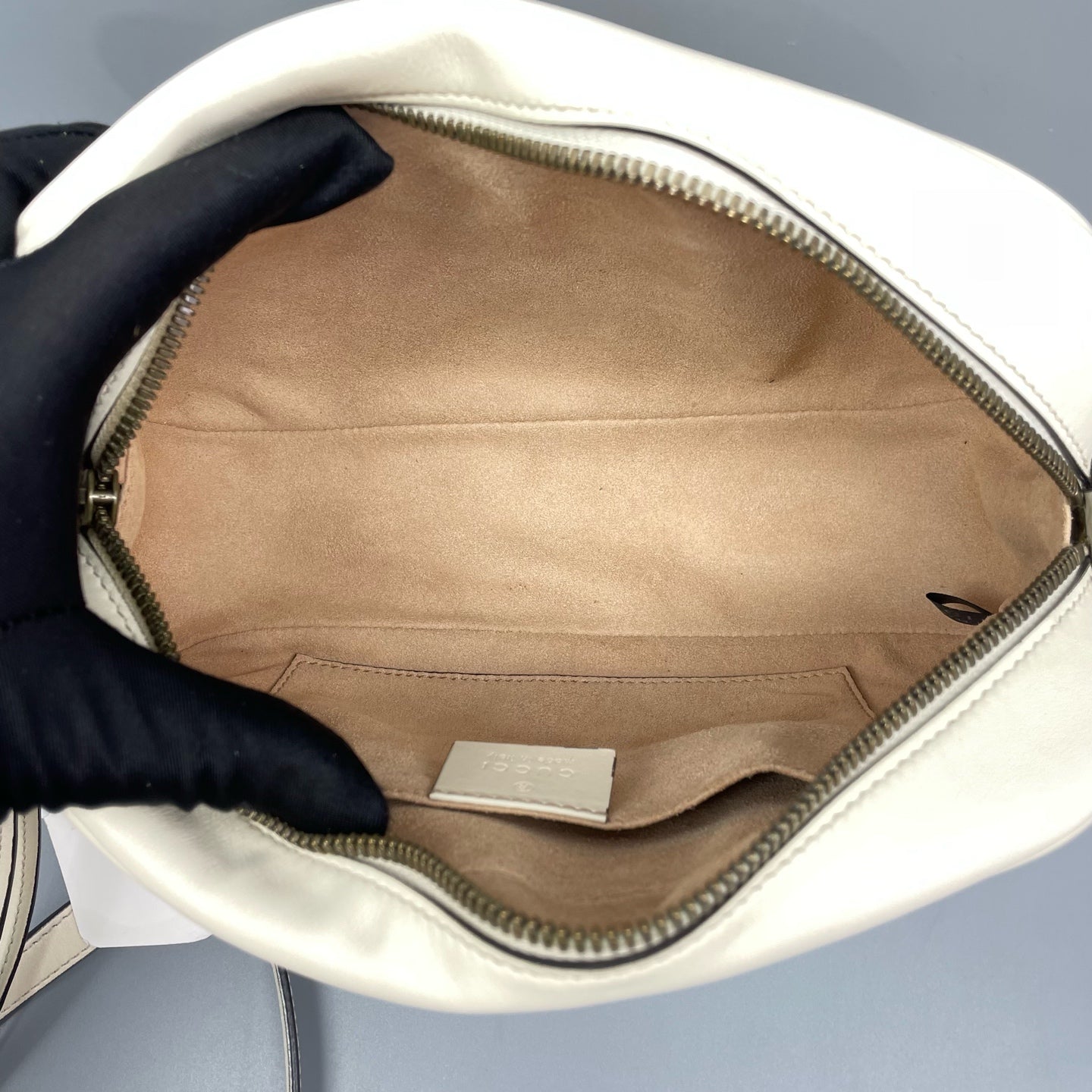 Gucci - GG Marmont Camera Bag - Matelassé leather - White - (Small)