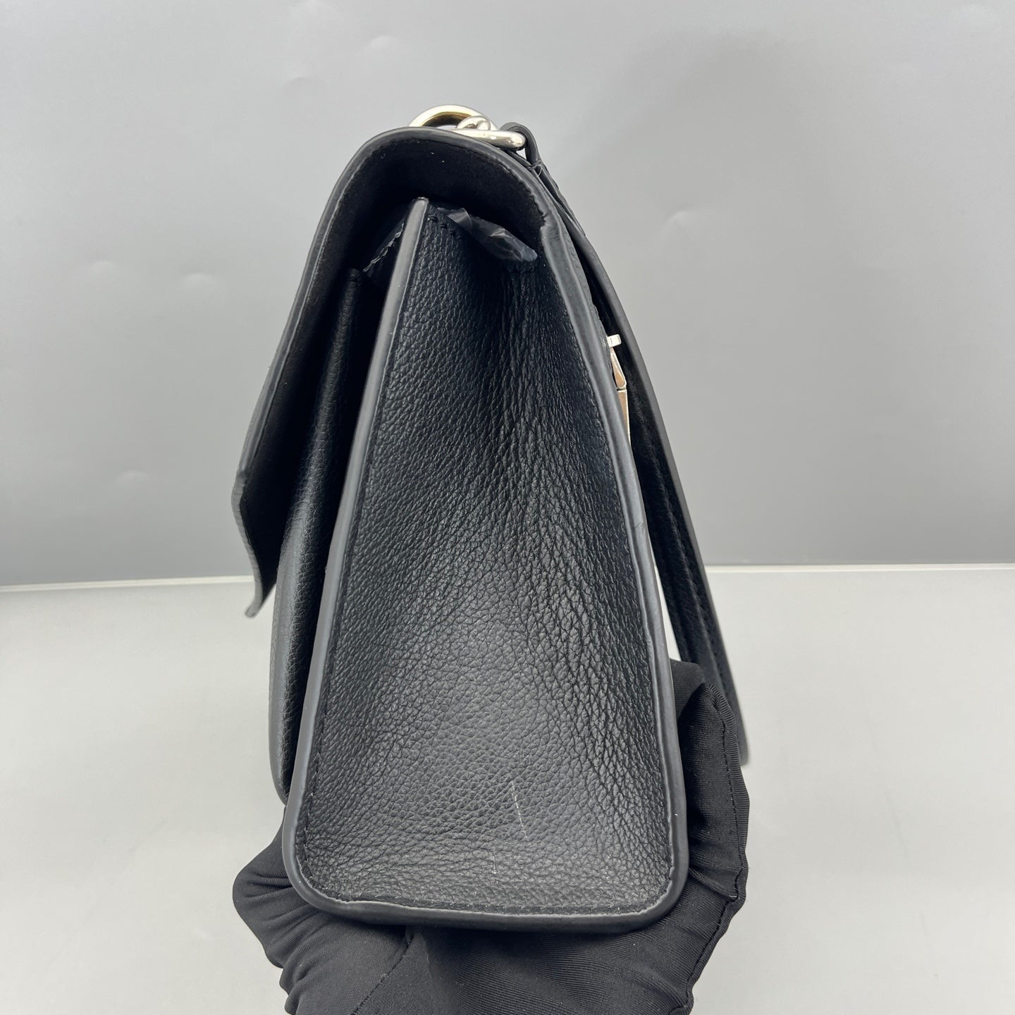 Louis Vuitton - Lockme - Leather - Black - (small)