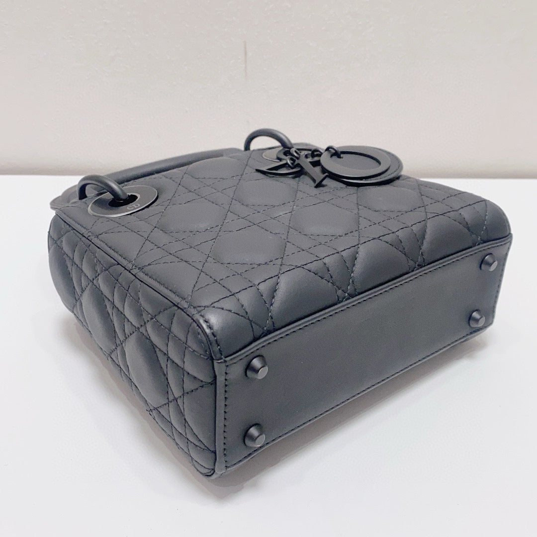 Dior - Lady Dior Mini Cannage Chain Handbag - Matte cowhide leather - Black - (mini)
