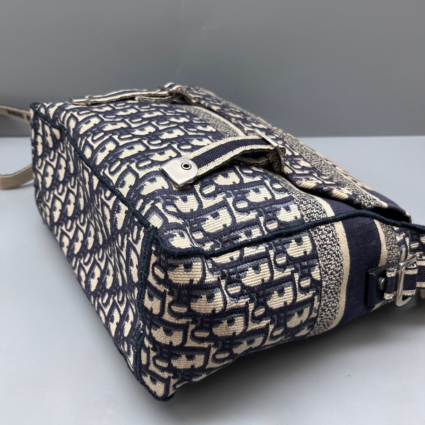 Dior - Camp Messenger Bag - Embroidered jacquard canvas - Navy and Beige - (Medium)