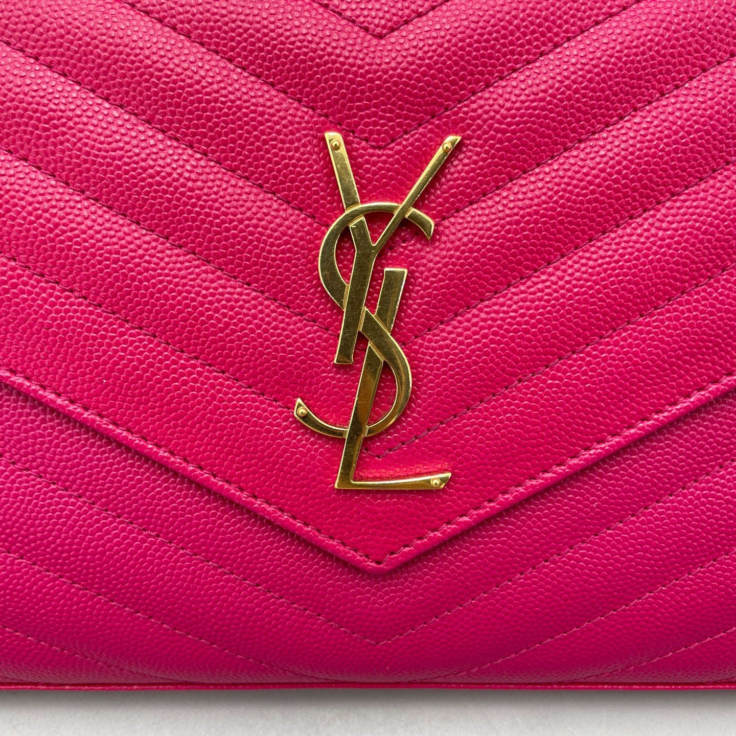 Saint Laurent - Monogram Envelope Wallet on Chain (WOC) - Grained calfskin leather - Fuchsia - (medium)