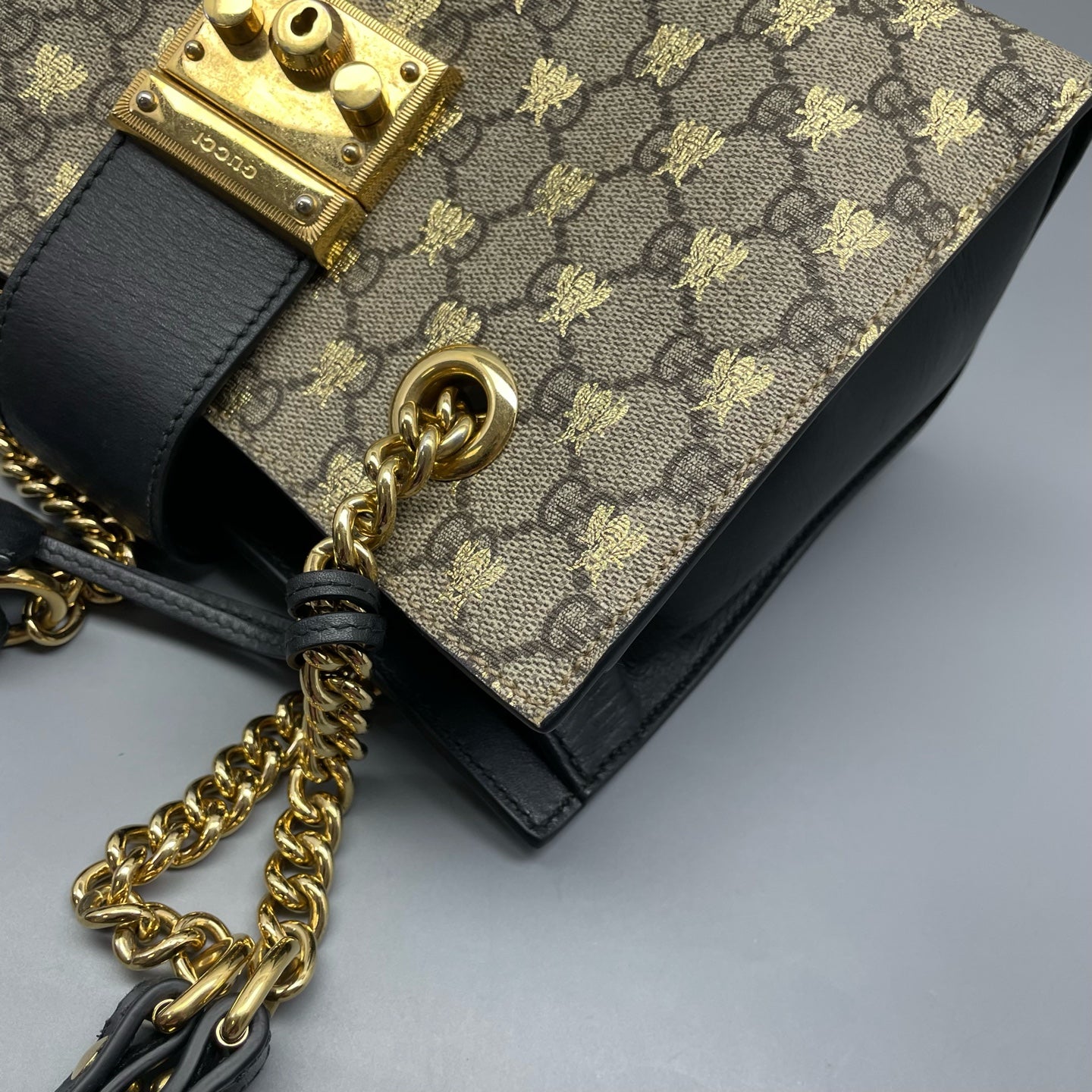 Gucci - Padlock Small GG Supreme Bee Shoulder Bag (261710) - GG Supreme coated canvas with leather trim - Beige and Black with Gold Accents - (small)