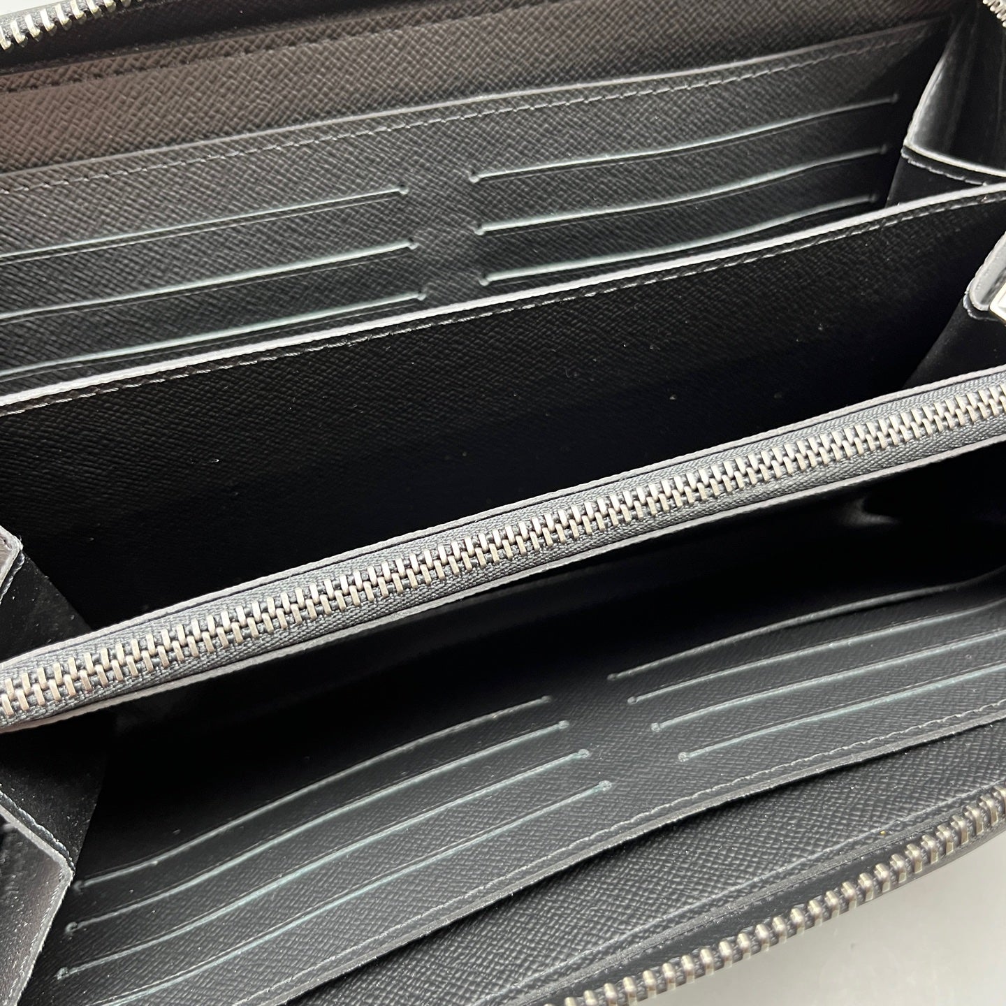 Louis Vuitton - Zippy XL Organizer Wallet - Monogram Eclipse coated canvas with leather trim and lining - Black - (Medium)