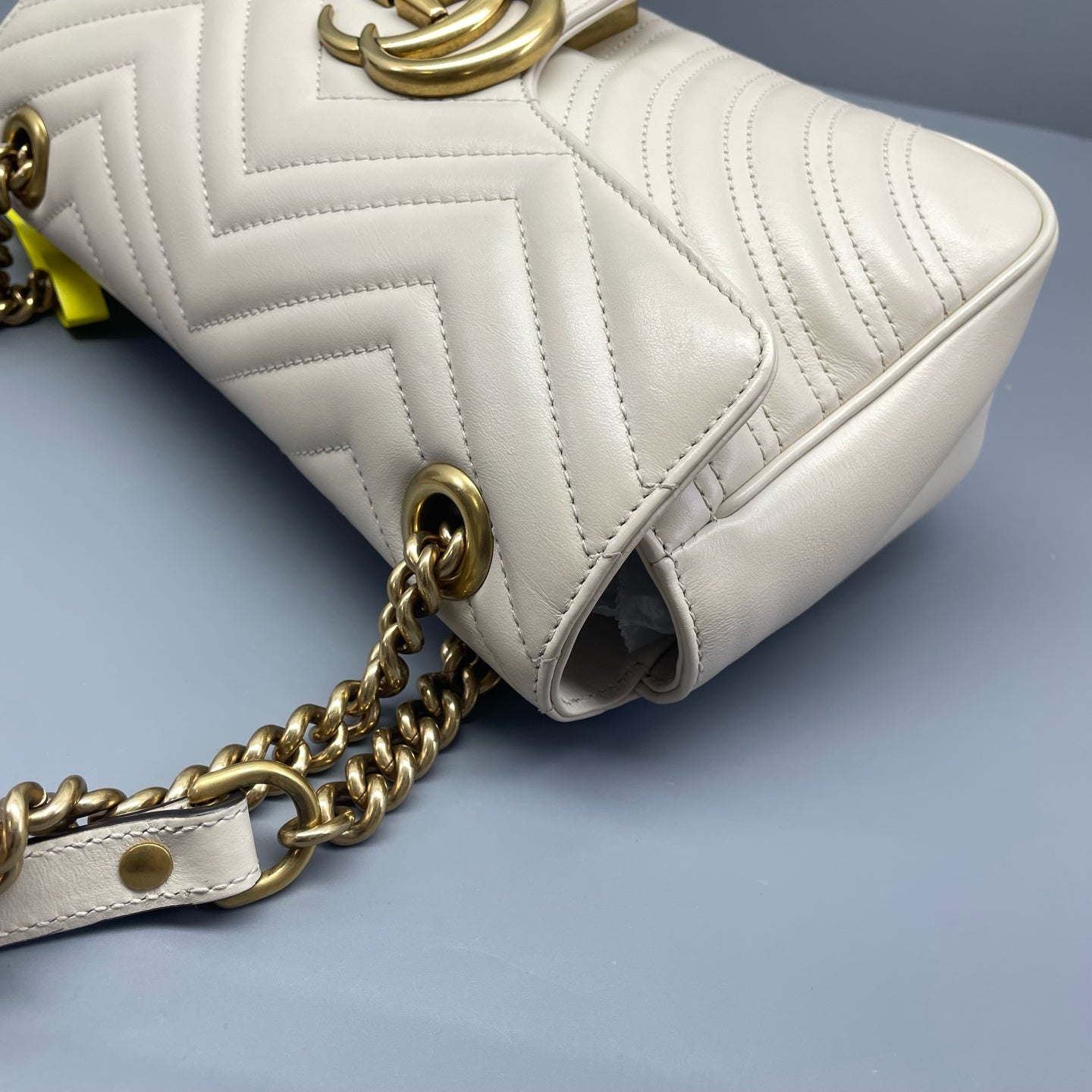 Gucci - GG Marmont Matelassé Small Shoulder Bag 2.0 - Calfskin leather - White with Gold-Tone Hardware - (small)