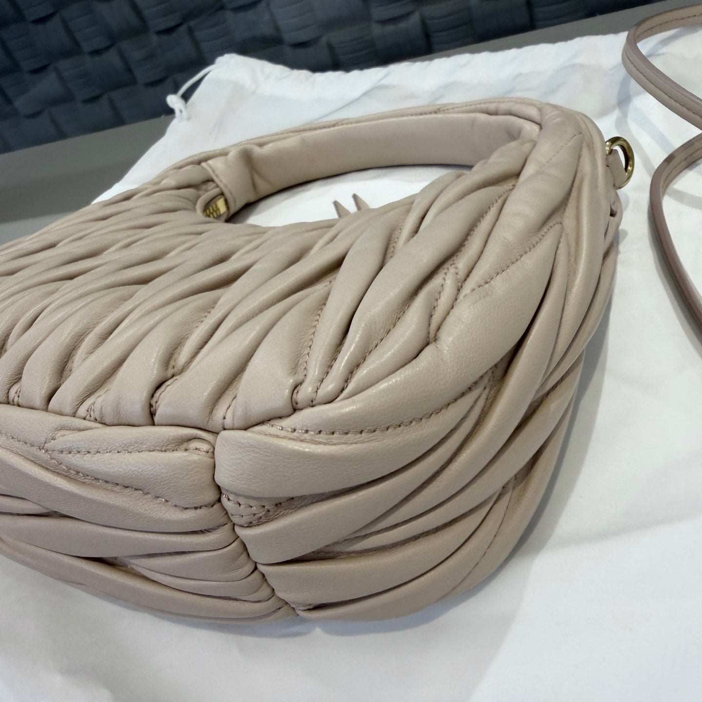 Miu Miu - Matelassé Hobo Shoulder Crossbody Bag - Leather - Pink - (Small)