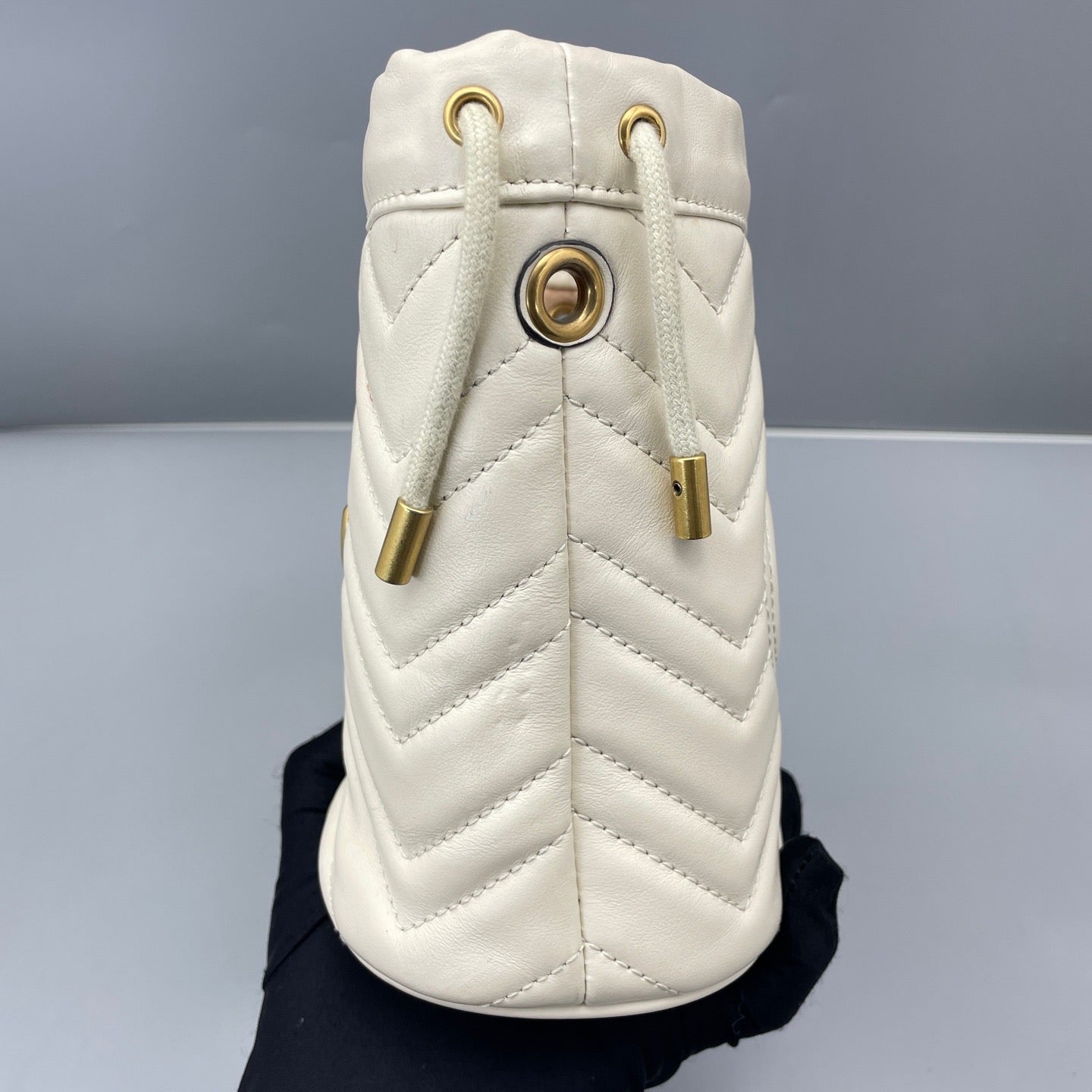 Gucci - GG Marmont Mini Bucket Bag - Matelassé leather - Off-white with Gold-Tone Hardware - (mini)