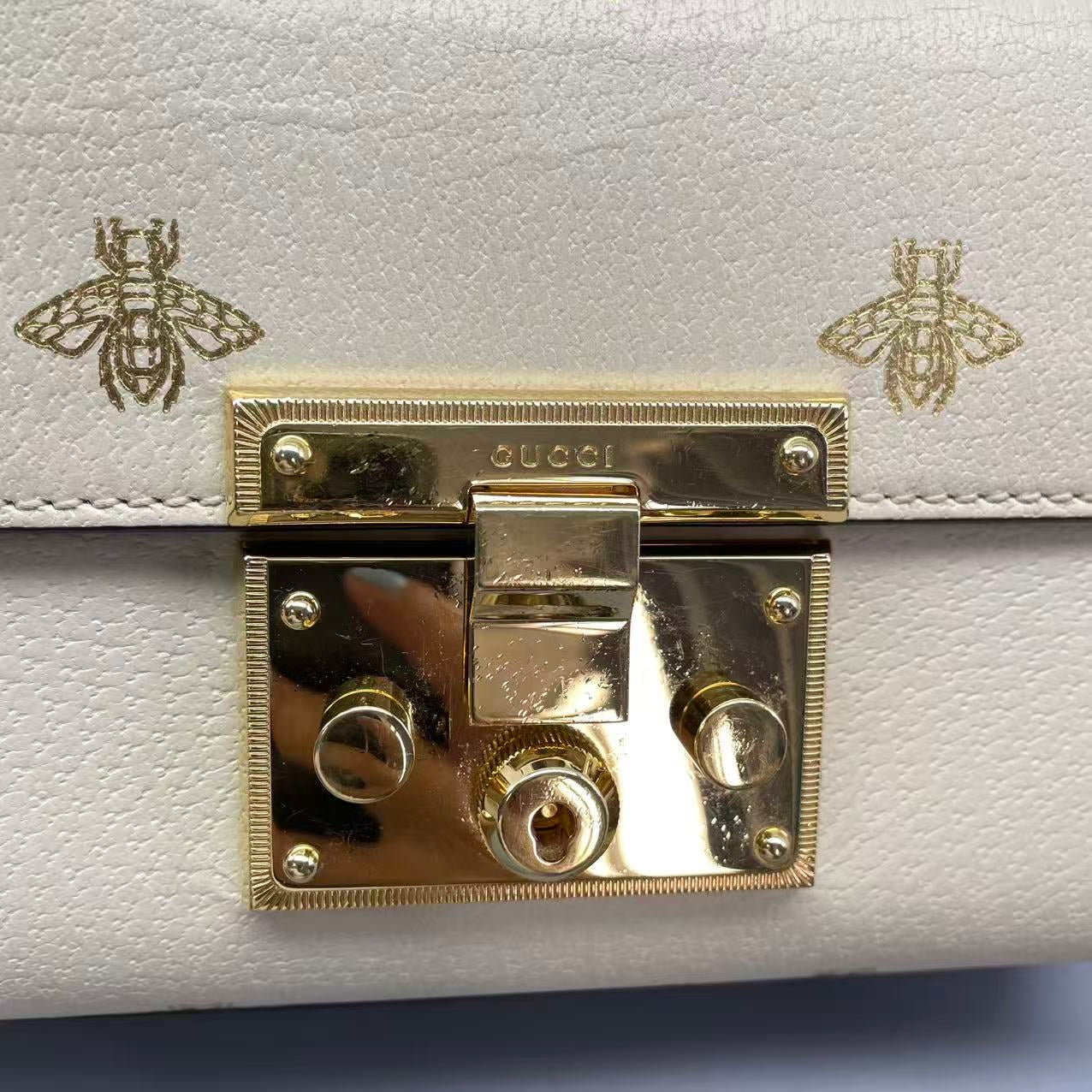 Gucci - Padlock Mini Shoulder Bag with Bee and Star Motif - Grained leather - White - (mini)