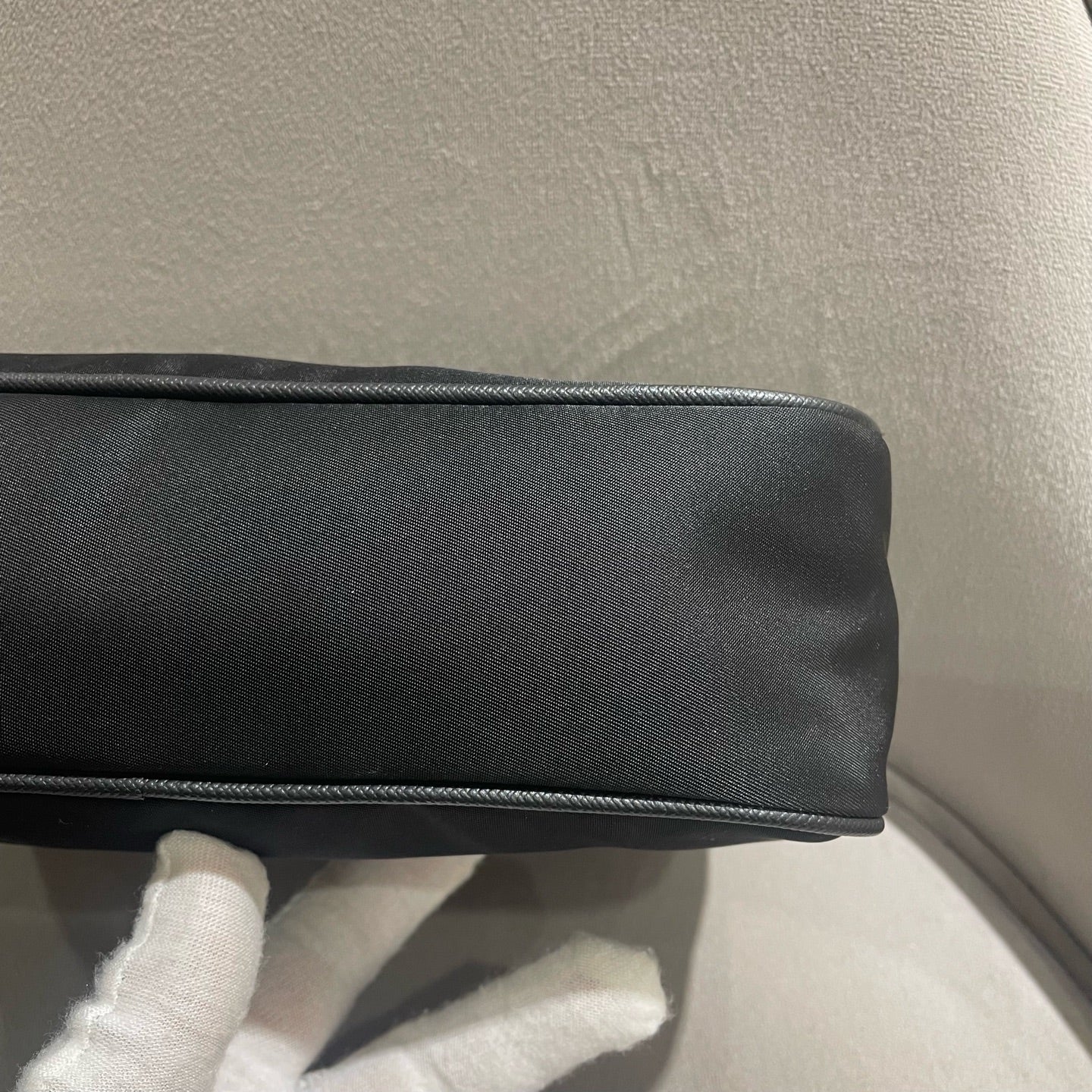 Prada - Re-Edition 2005 Hobo - Re-Nylon (Polyamide) and Saffiano leather trim - Black - (Small)