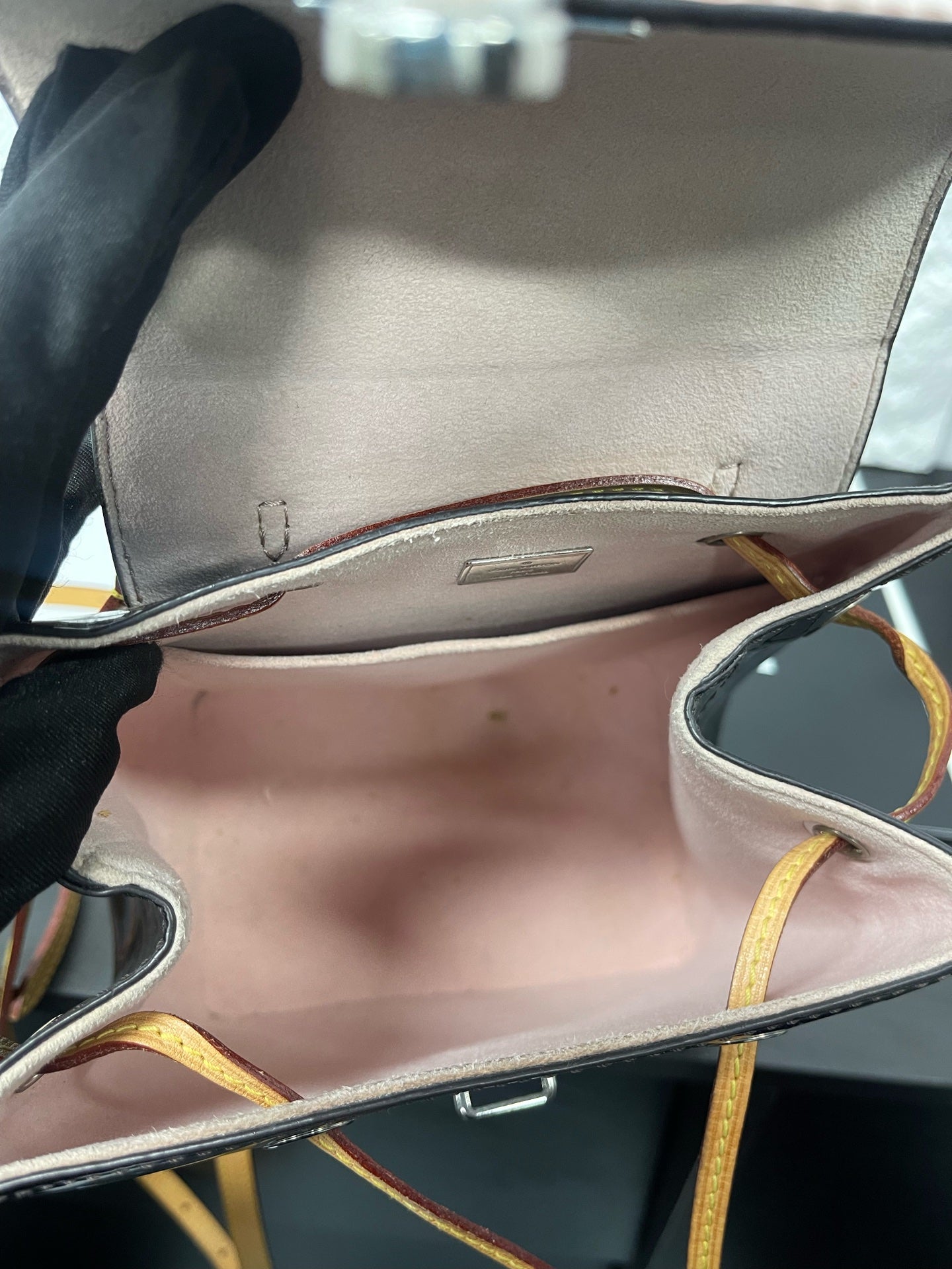 Louis Vuitton - Hot Springs Backpack - Patent leather - Black and Pink - (mini)