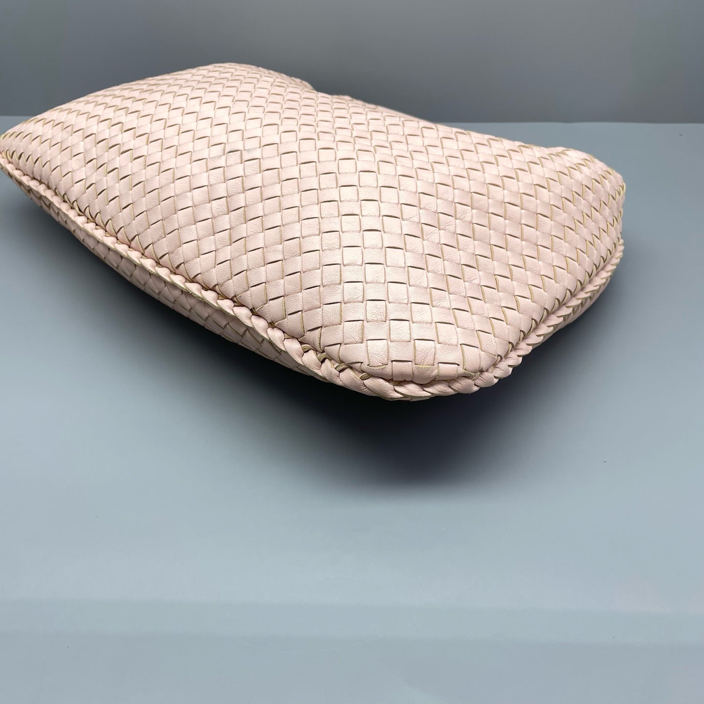 Bottega Veneta - Intrecciato Hobo Bag - Leather - Pink - (Large)