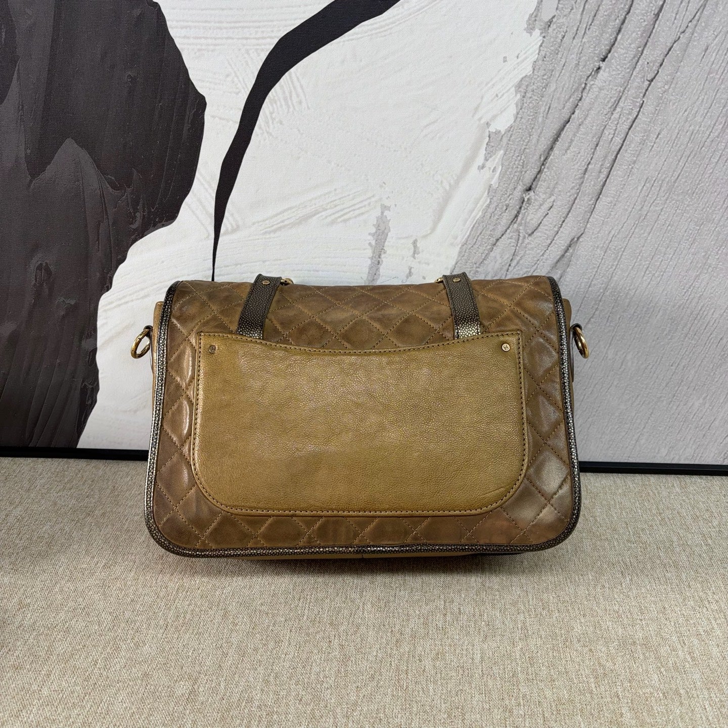 Chanel - Cambridge Messenger Bag - Grained leather - Brown with gold accents - (Medium)