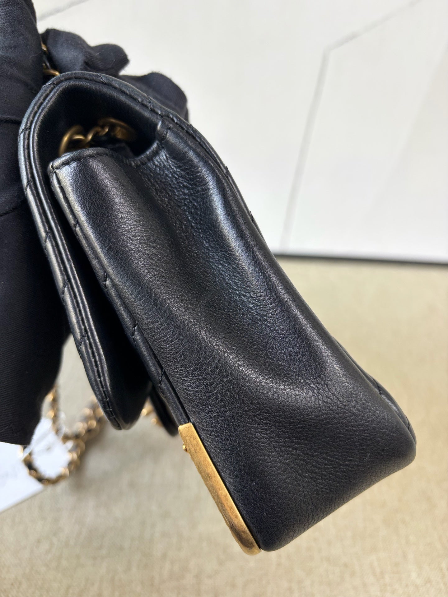 Chanel - Classic Flap Chevron with Metallic Corner Guards - Grained calfskin leather - Black - (medium)