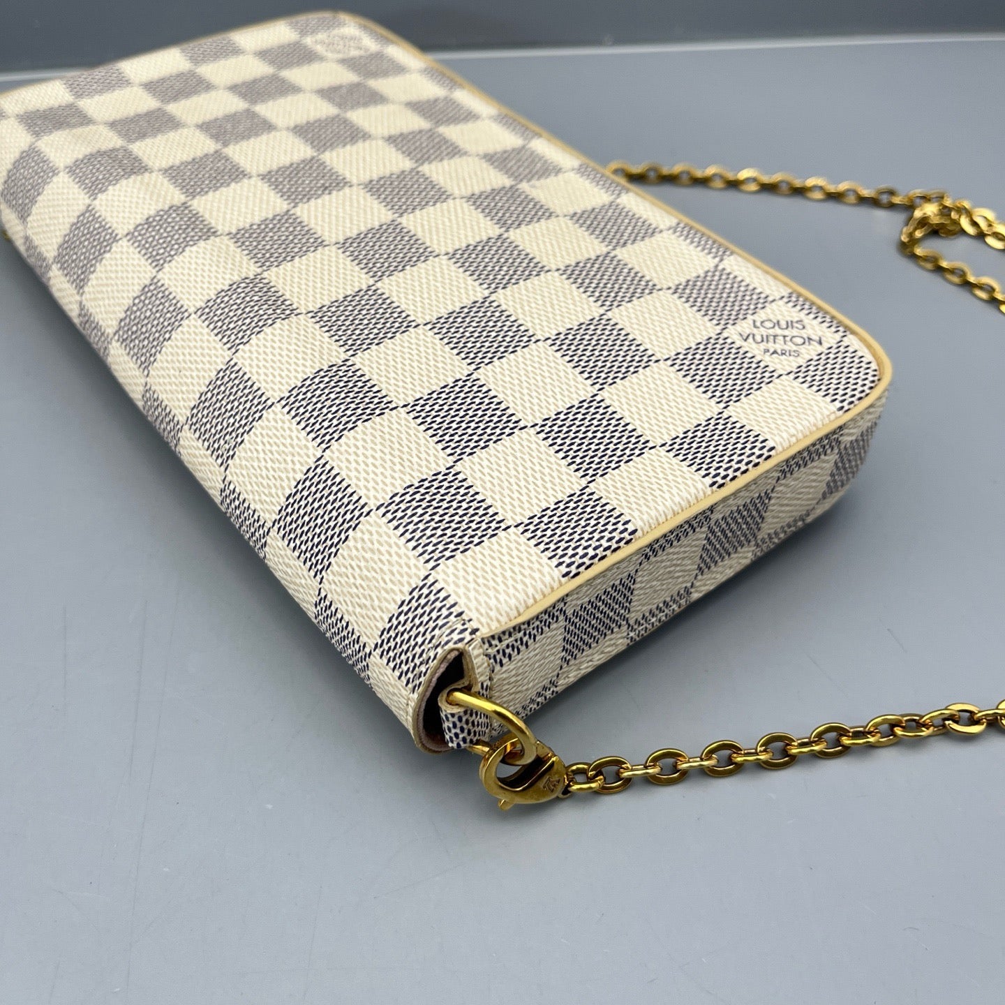 Louis Vuitton - Pochette Félicie - Damier Azur coated canvas with pink leather lining and trim - White - (Small)