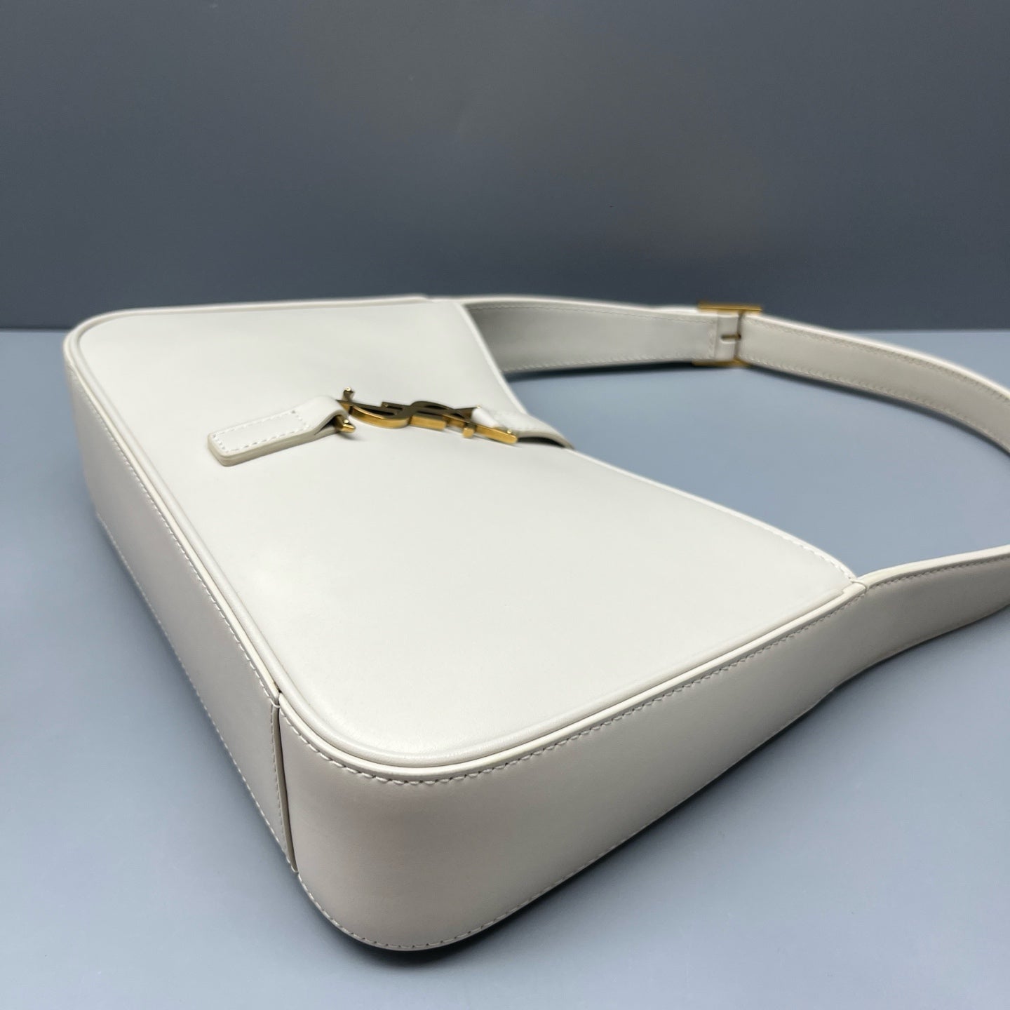 Saint Laurent - Le 5 à 7 Hobo Bag - Leather - White - (mini)