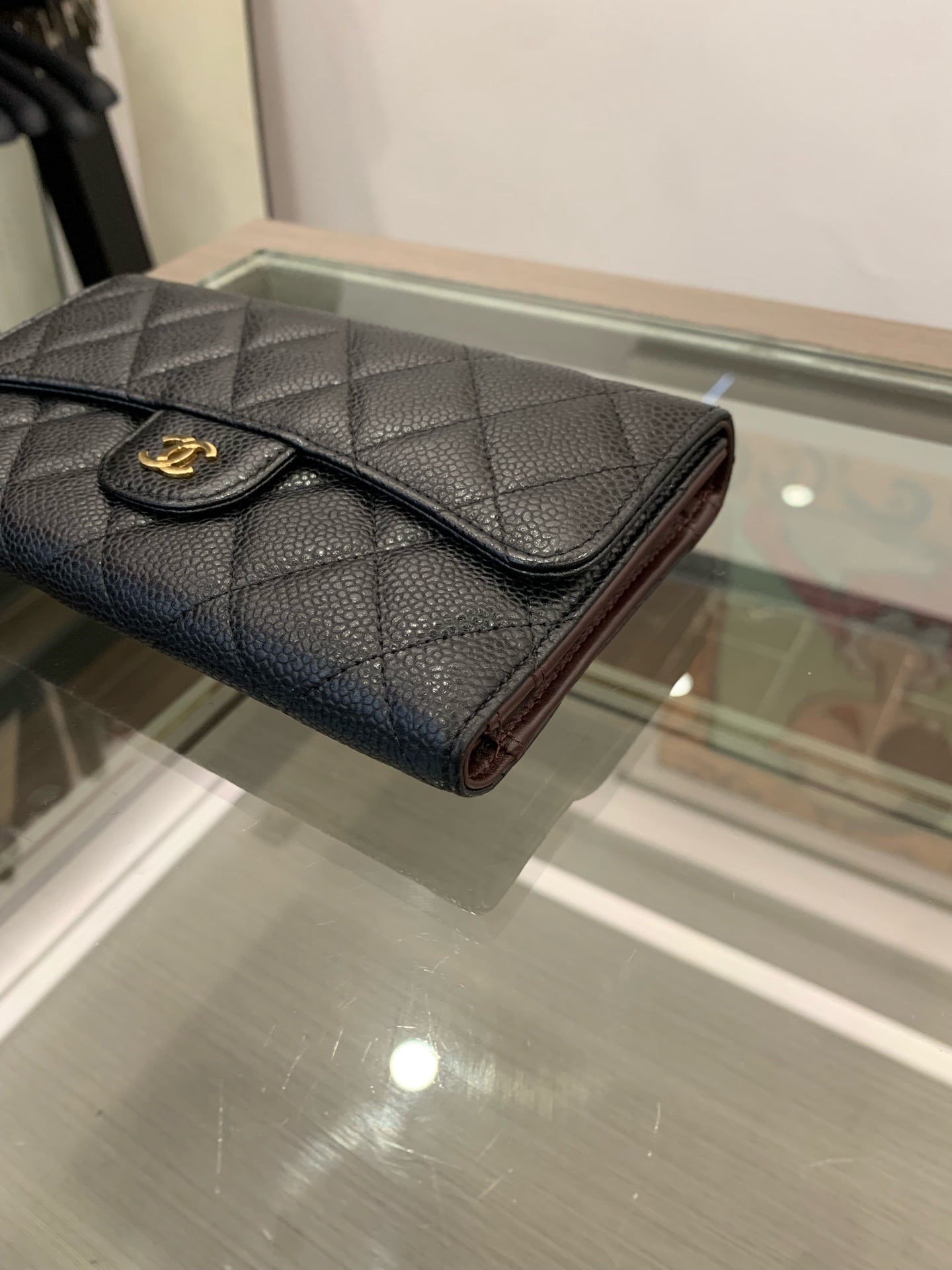 Chanel - Classic Flap Tri-Fold Wallet - Caviar leather - Black with Gold-Tone Hardware - (Medium)