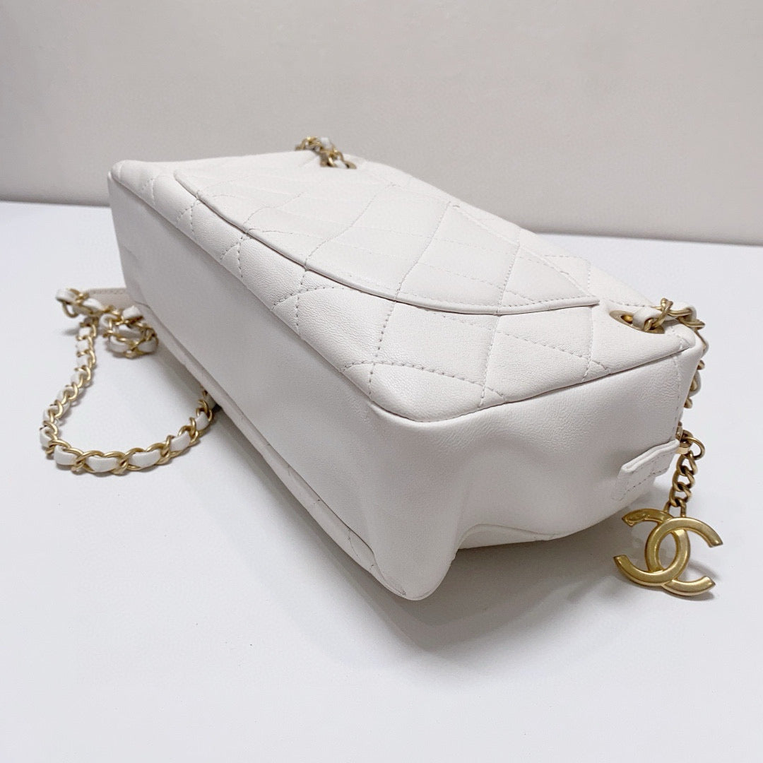 Chanel - Egypt Series Pearl Tassel Camera Bag - Lambskin leather - White - (small)
