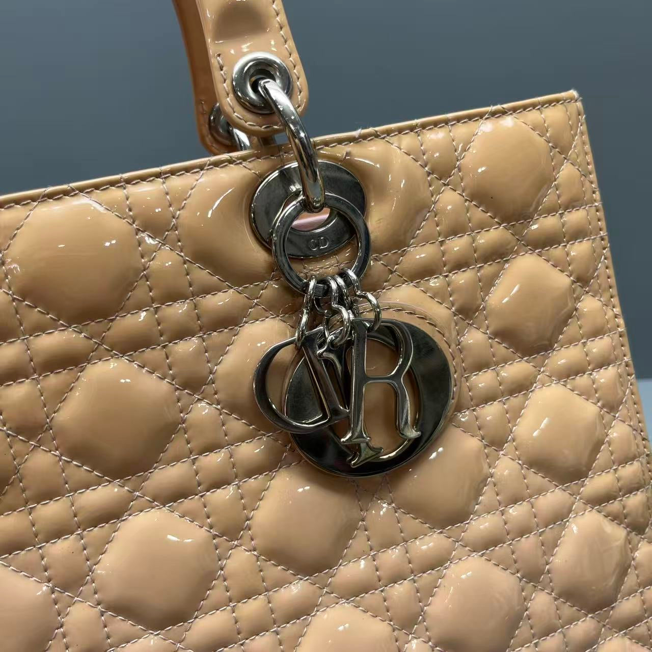 Dior - Lady Dior Bag - Patent leather - Beige - (large)