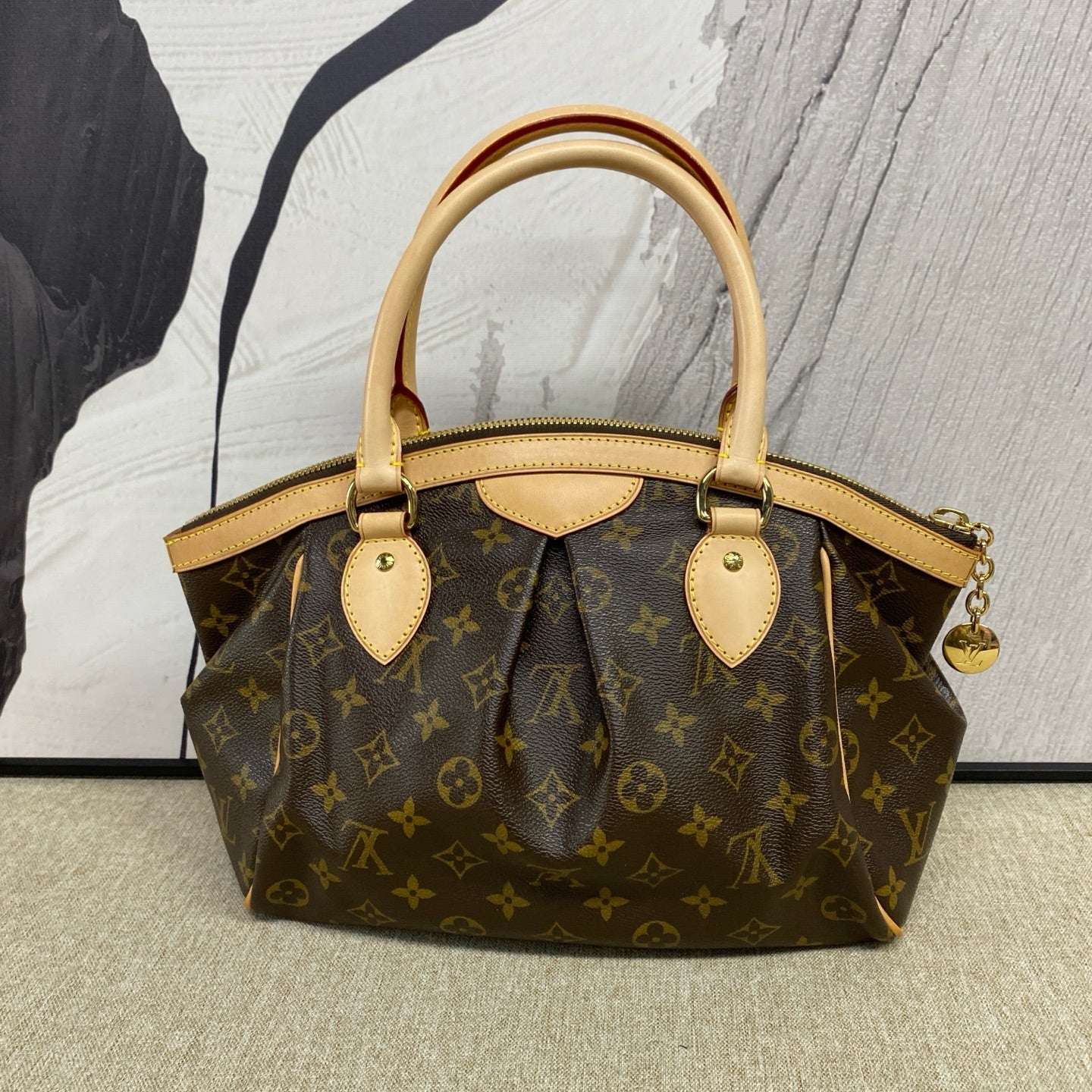 Louis Vuitton - Tivoli PM - Monogram coated canvas with Vachetta leather trim - Brown - (Medium)