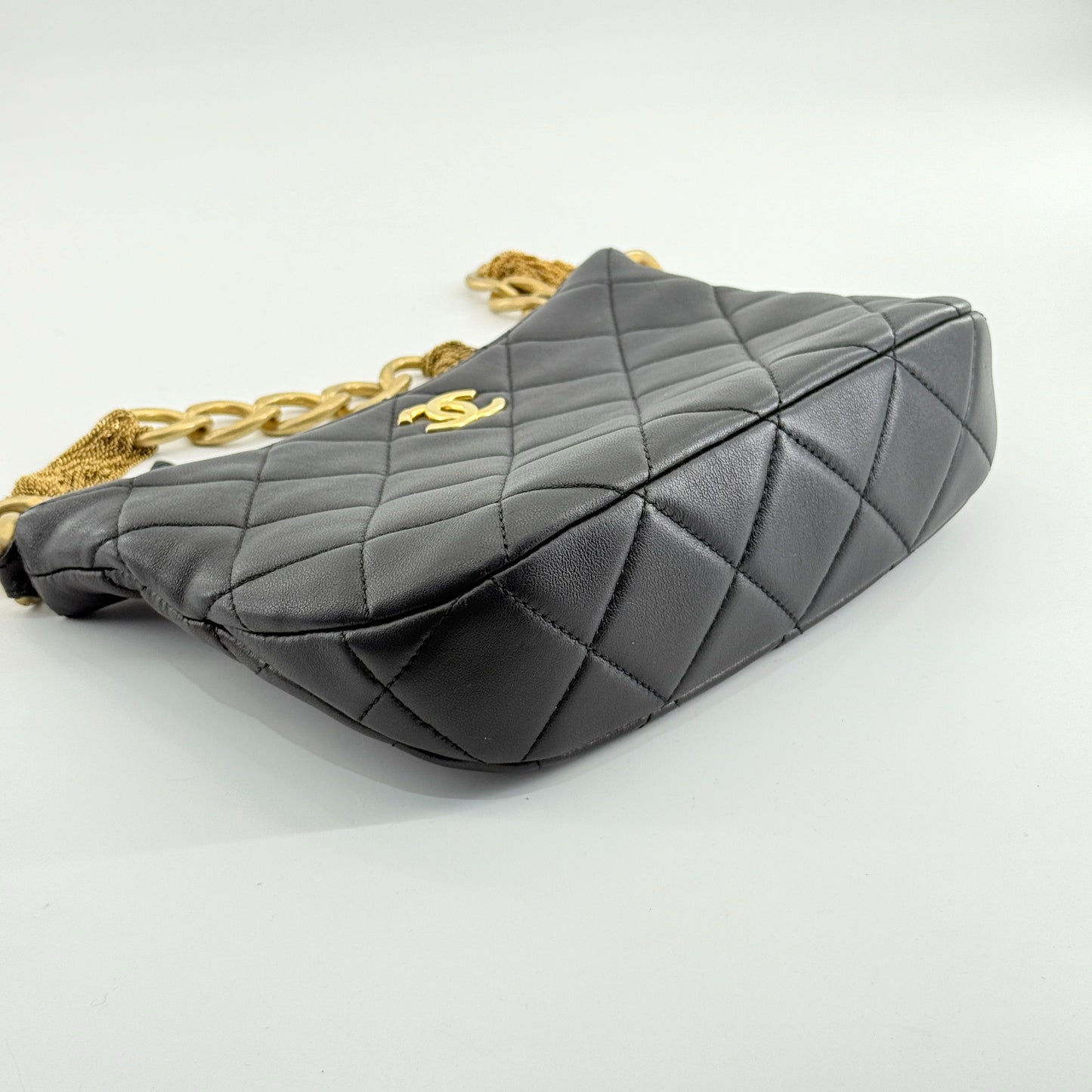 Chanel - 23A Tassel Chain Hobo Bag - Lambskin leather - Black - (mini)
