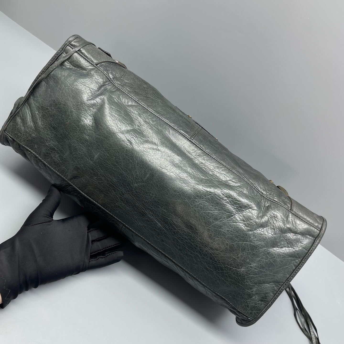 Balenciaga - City Bag - Distressed lambskin leather - Deep Grey - (large)